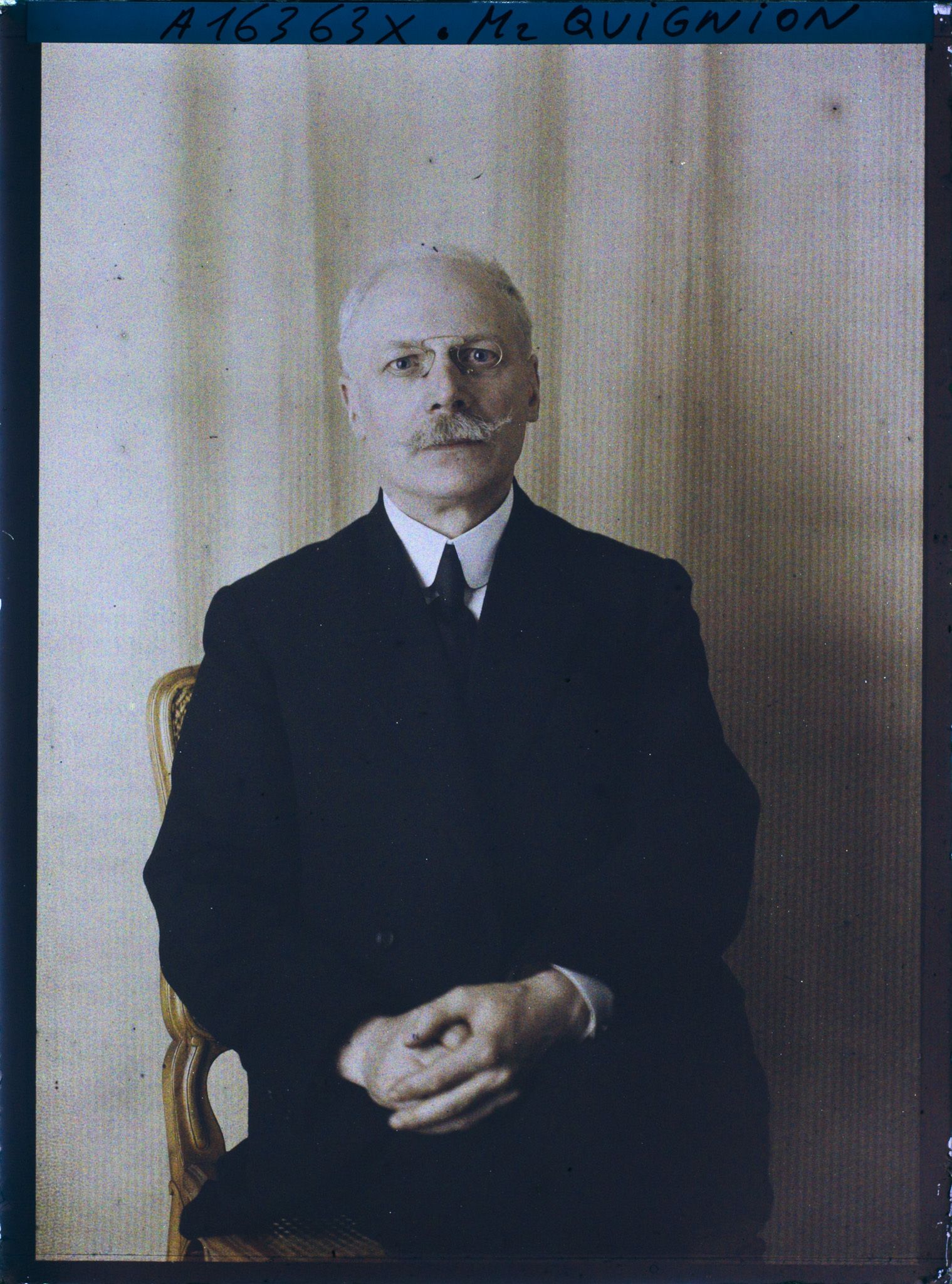 Image représentant https://musee-albert-kahn.s-museum.fr/home/NWQ2OTAwYzNmYjZlZTk1ZWQwODJmMjY4L2dlbmVyaWMtbm90aWNlLXRhYi9hdXRob3JpdHkvNjE3YTc5ZjVjZjhiODk2OGIzMzM3ZDIx/5d6900c3fb6ee95ed082f268/generic-notice-tab/authority/617a79ebcf8b8968b3337640 Monsieur Quignon