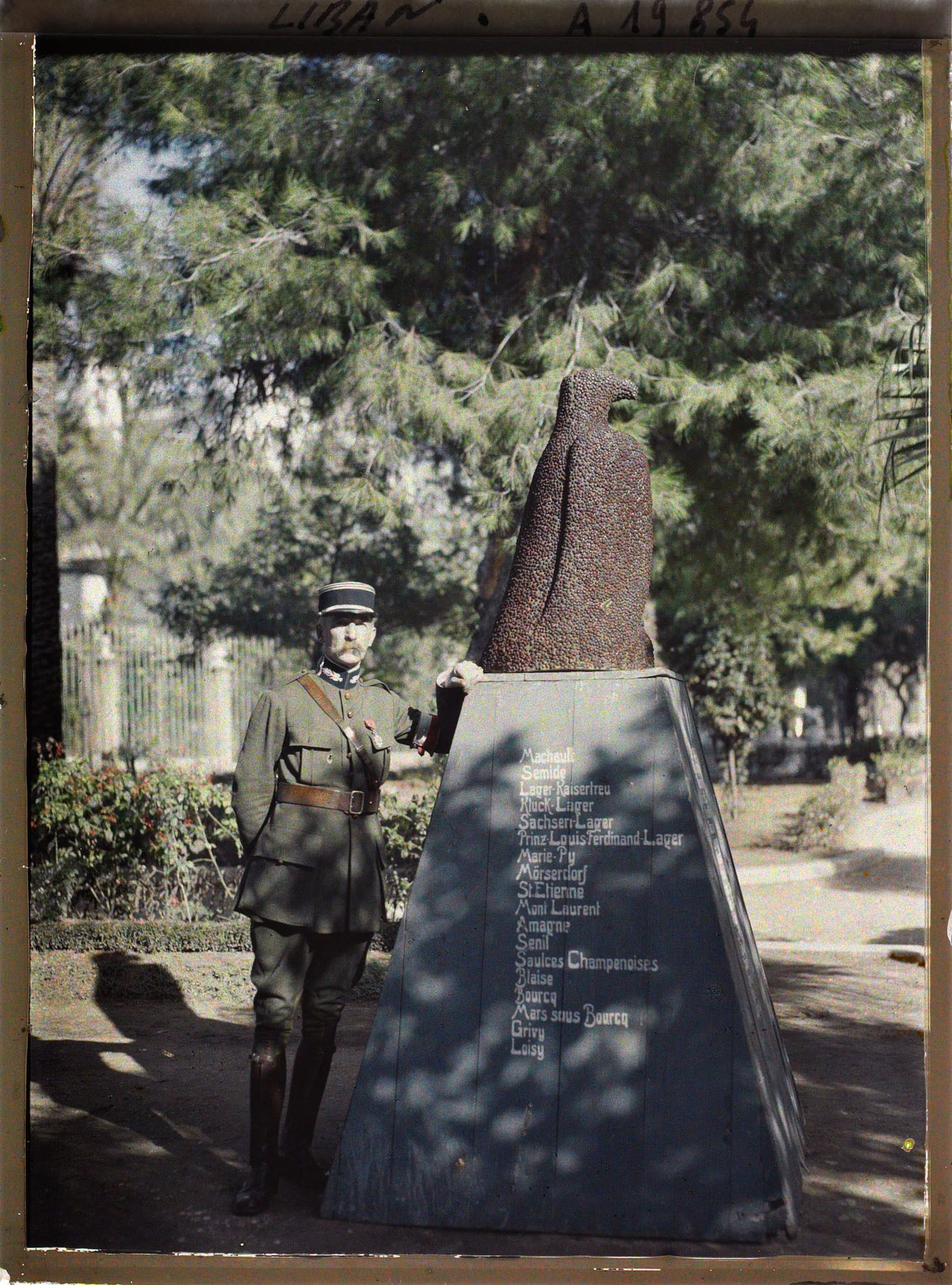 Image représentant Le capitaine Tomsonn attaché à l'Etat major du général Gouraud