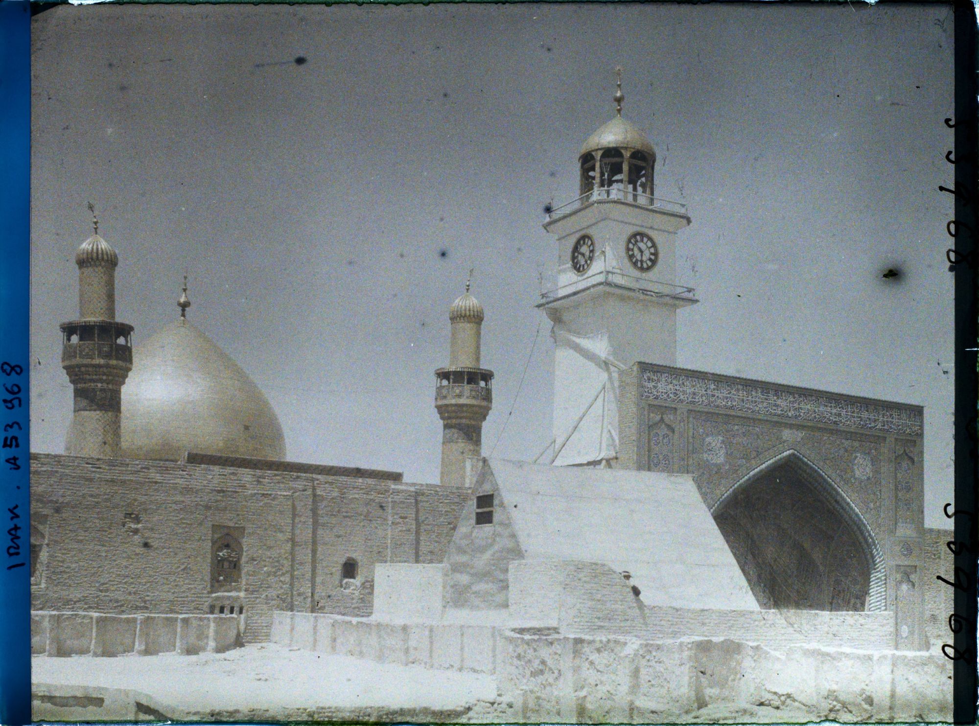 Image représentant Dôme et minarets de la mosquée funéraire d'Ali