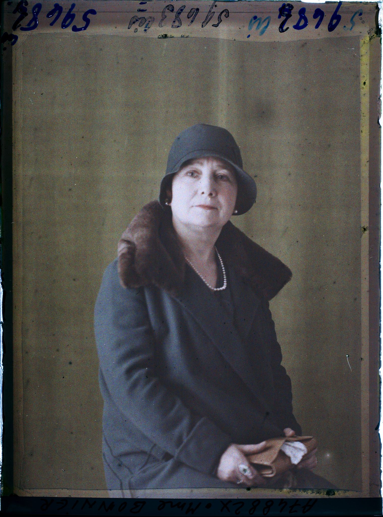 Image représentant https://musee-albert-kahn.s-museum.fr/home/NWQ2OTAwYzNmYjZlZTk1ZWQwODJmMjY4L2dlbmVyaWMtbm90aWNlLXRhYi9hdXRob3JpdHkvNjE3YTc5ZjVjZjhiODk2OGIzMzM3ZDIx/5d6900c3fb6ee95ed082f268/generic-notice-tab/authority/617a79ebcf8b8968b3336949 Madame Bonnier