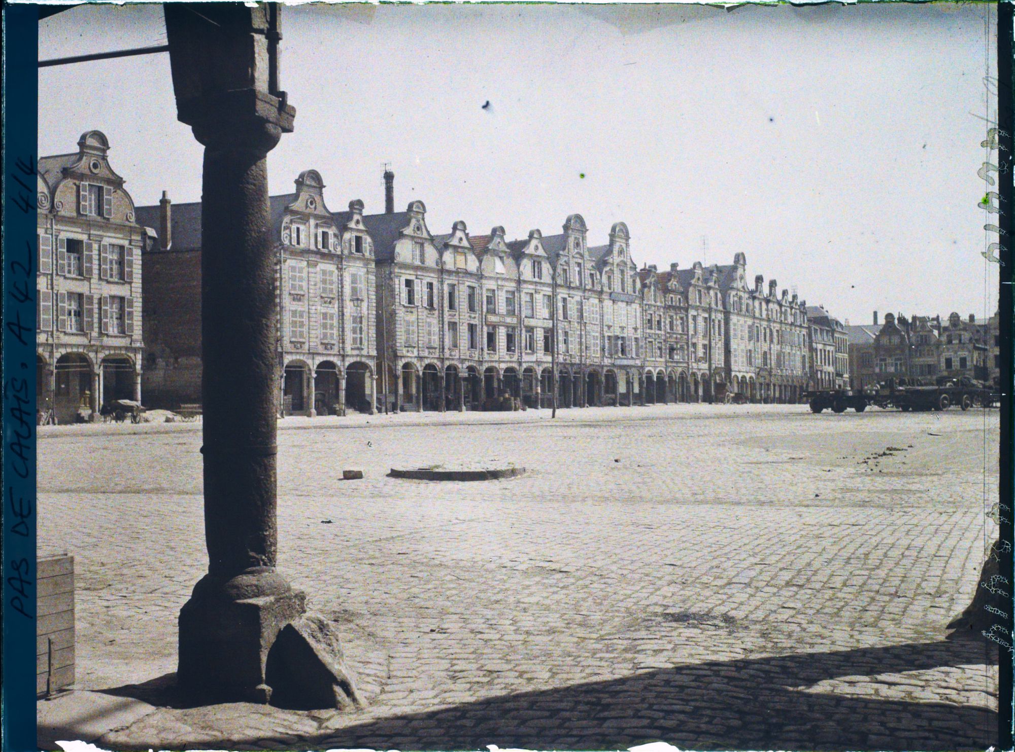 Image représentant France, Arras, Grande Place vers le Nord-Est
