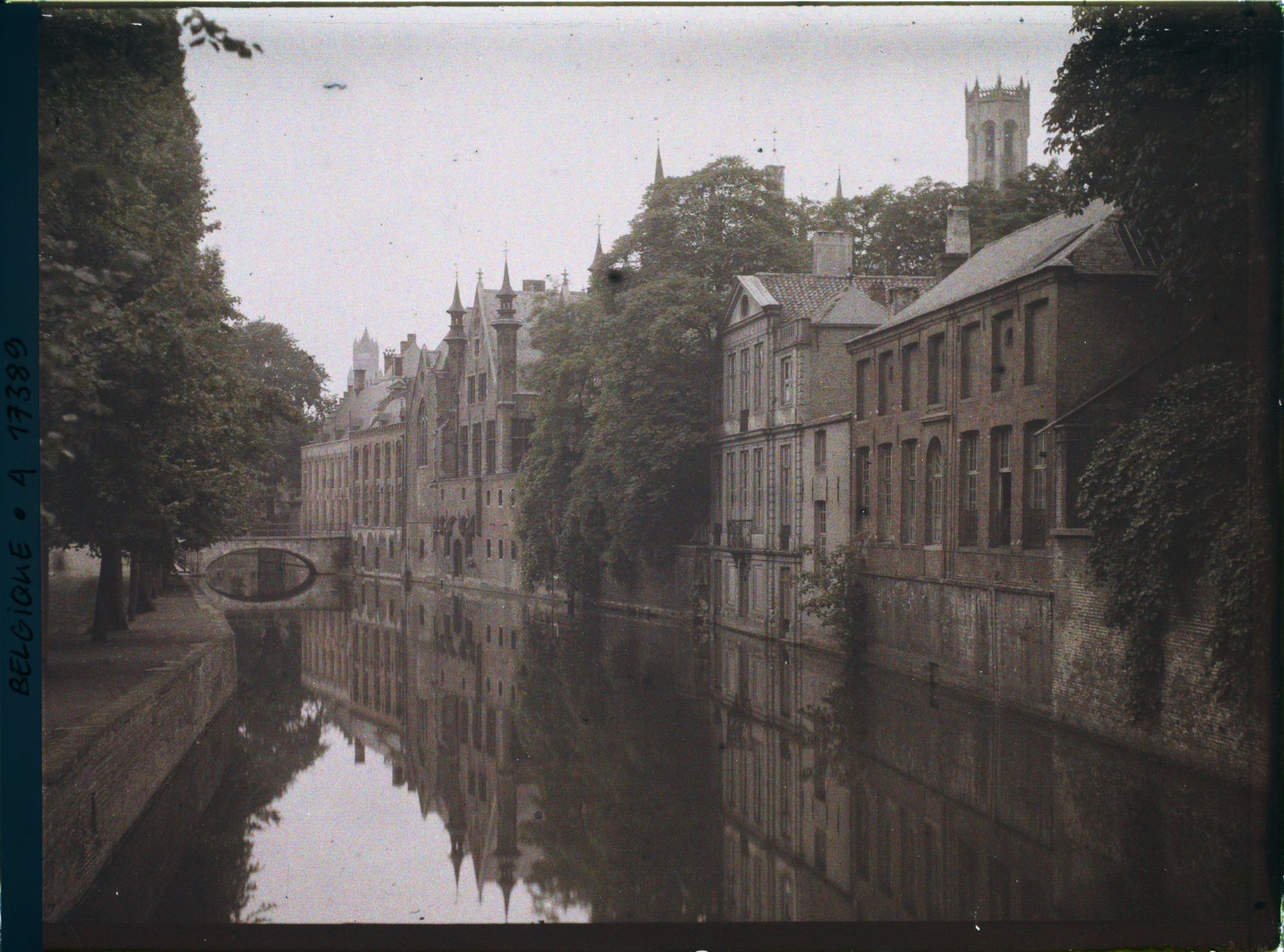 Image représentant Belgique, Bruges, Le Quai des Marbriers , la Justice de Paix