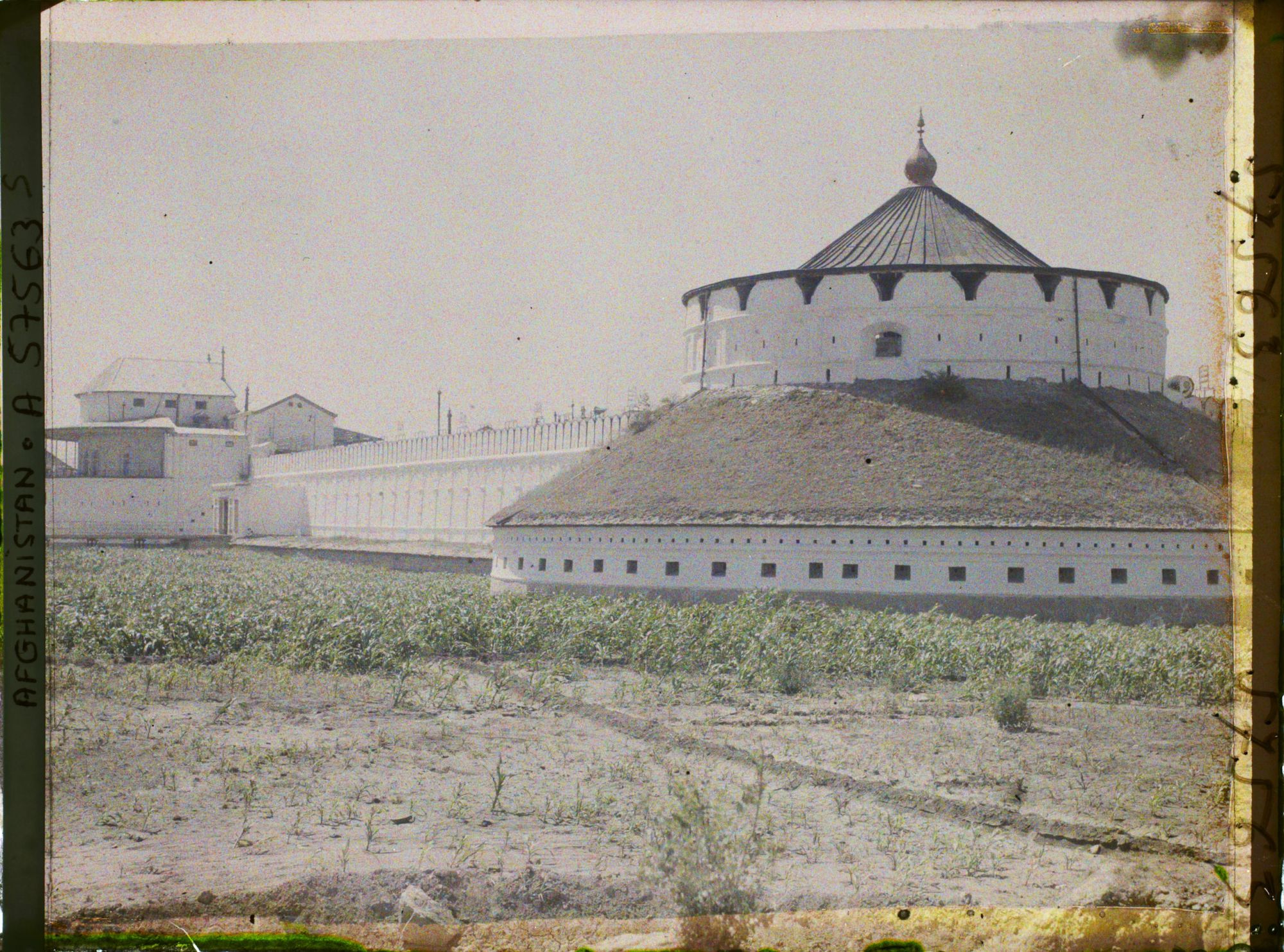Image représentant Tour d'angle de l'enceinte de l'Arg (citadelle abritant le Palais royal)