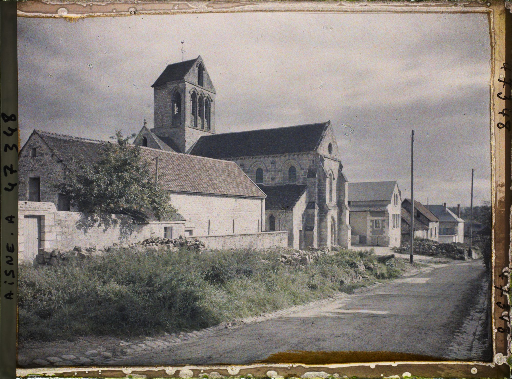 Image représentant France, Bourg et Comin, Grande Rue et Eglise