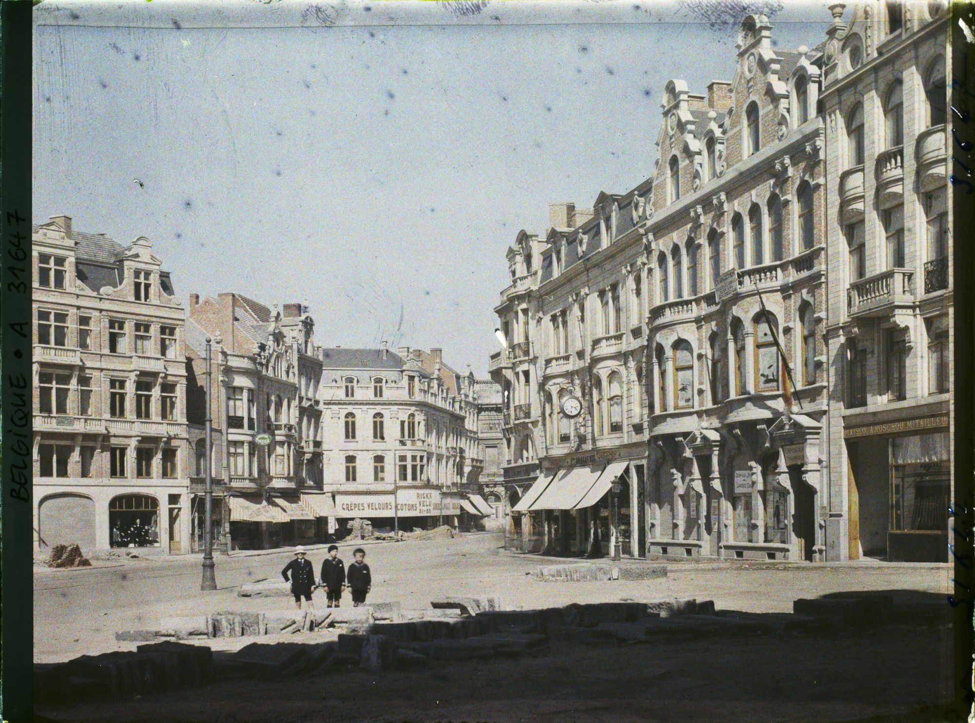 Image représentant Belgique, Louvain, La grande place entièrement reconstruite