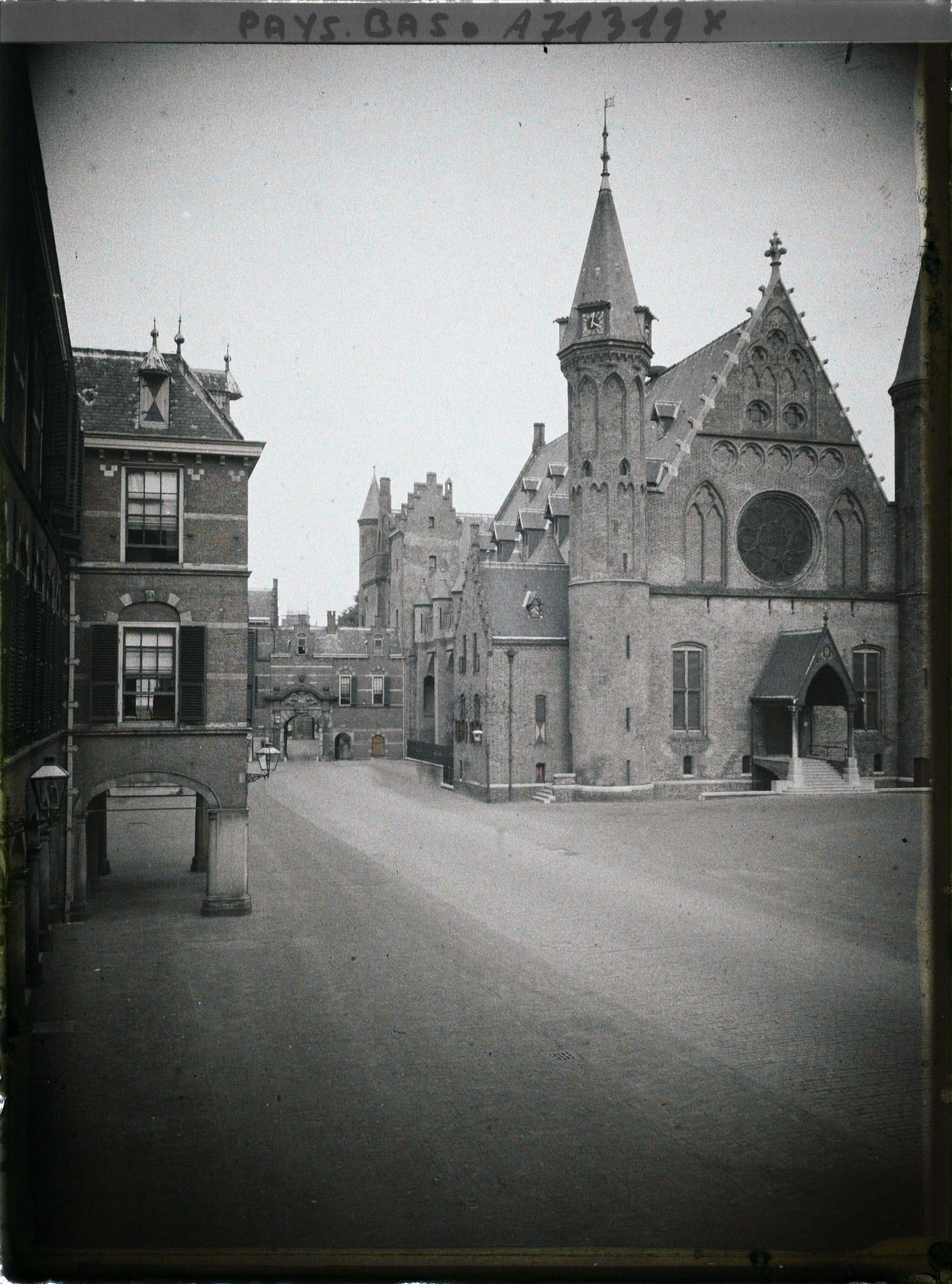 Image représentant La cour du Binnenhof