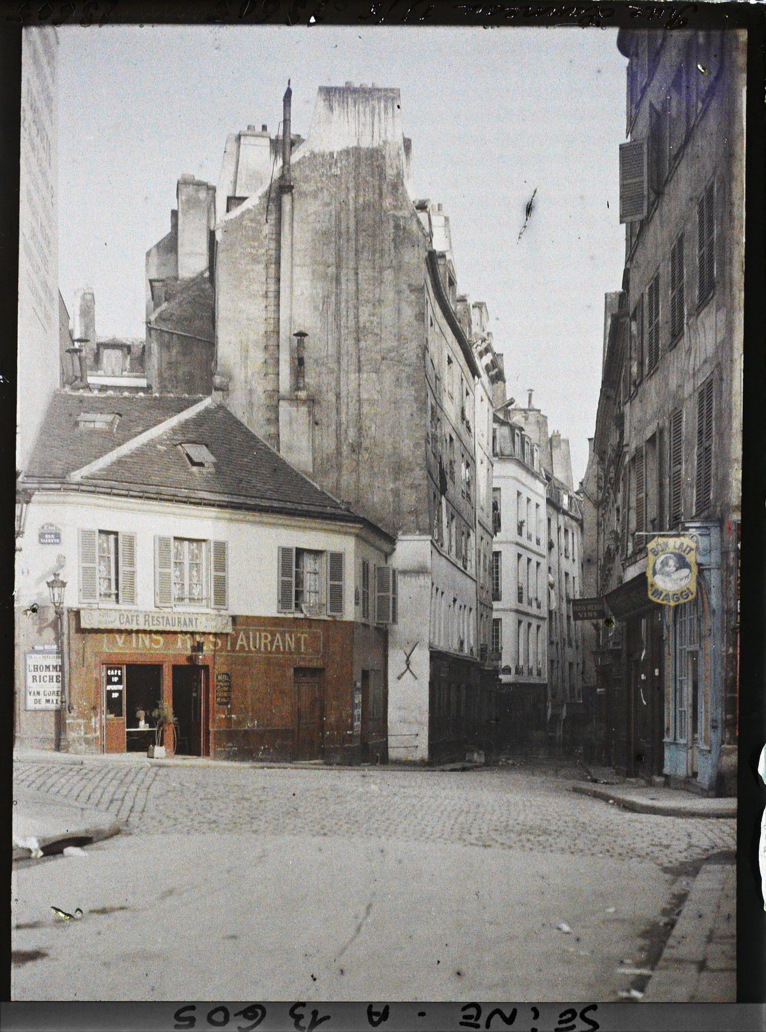 Image représentant La rue Valette et la rue Lanneau, carrefour avec la rue des Carmes et la rue de l'Ecole Polytechnique