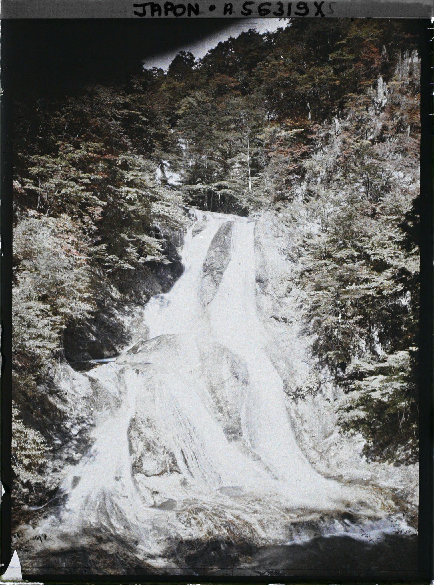 Image représentant Kirifuri-no-taki (cascade de Kirifuri)