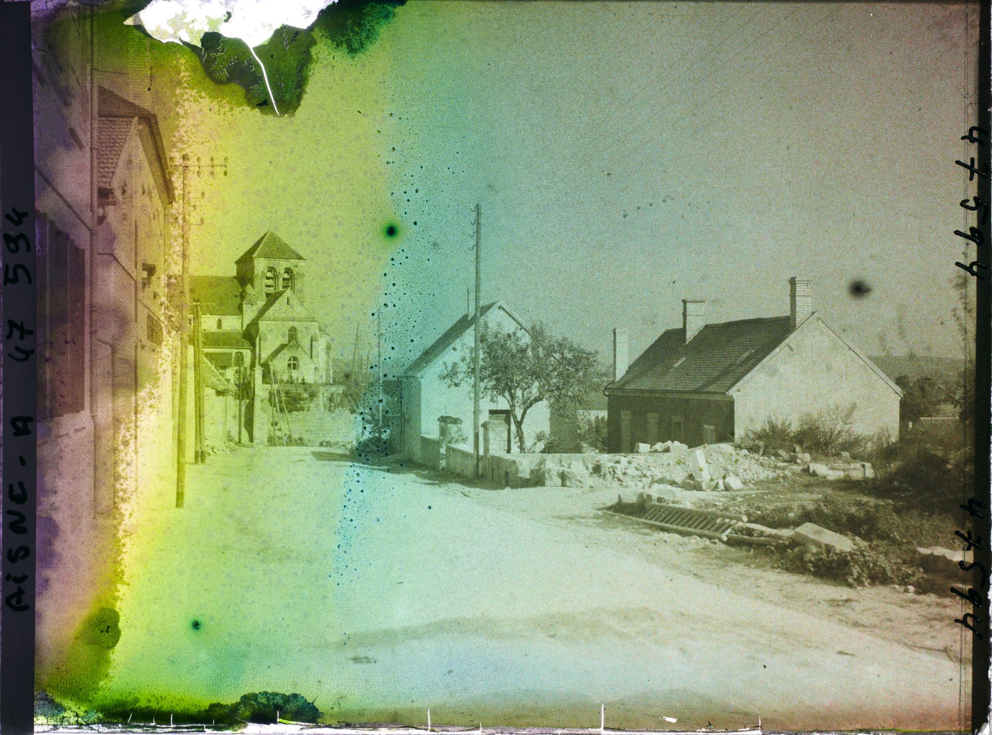 Image représentant France, Pernant, Vue vers l'Eglise