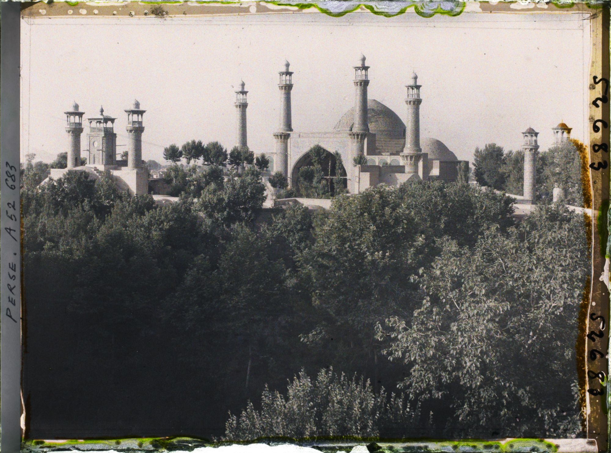 Image représentant La mosquée Sepahsalar (Madreseh e Motahari)