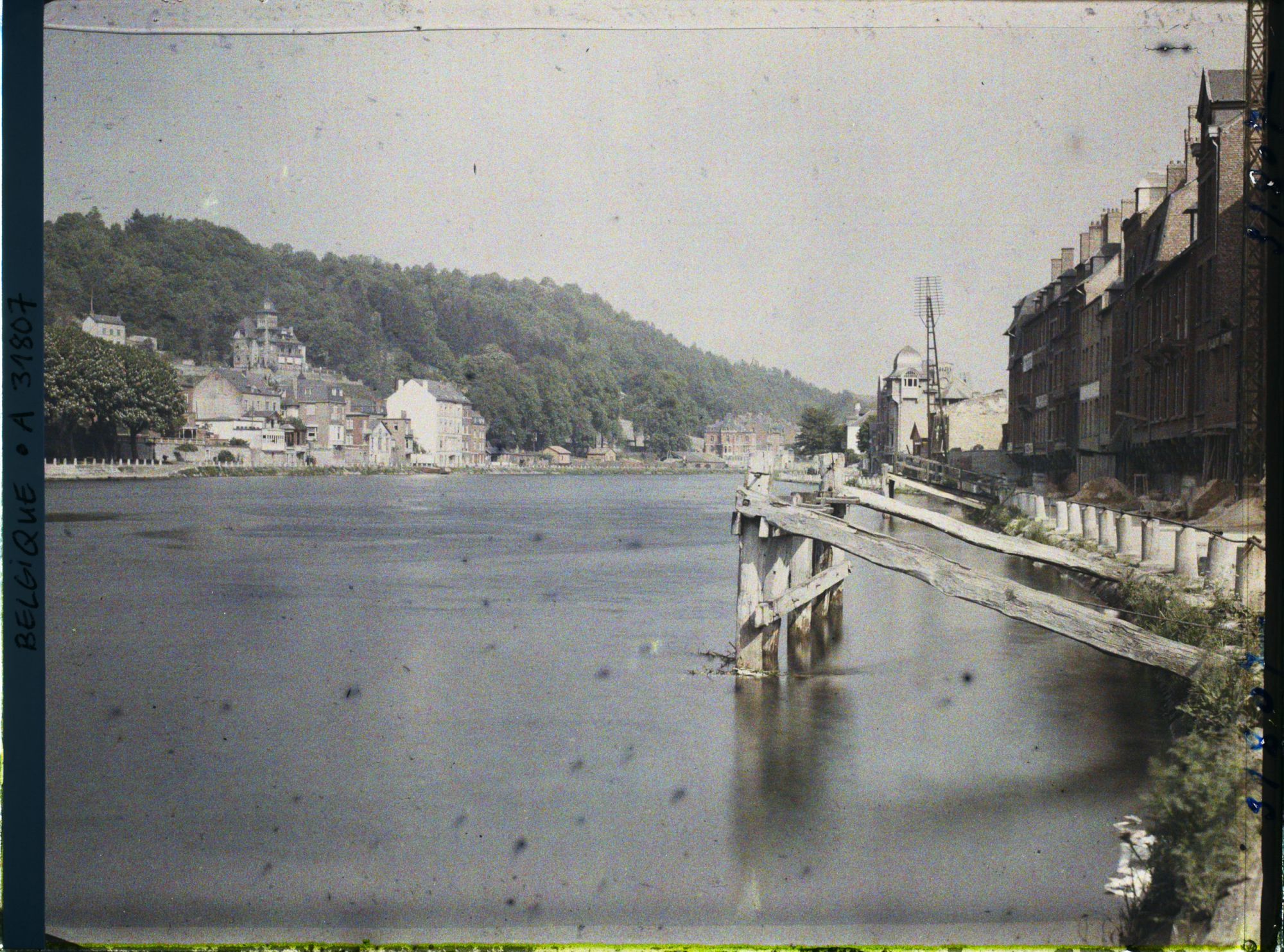 Image représentant Belgique, Dinant, Rive gauche de la Meuse
