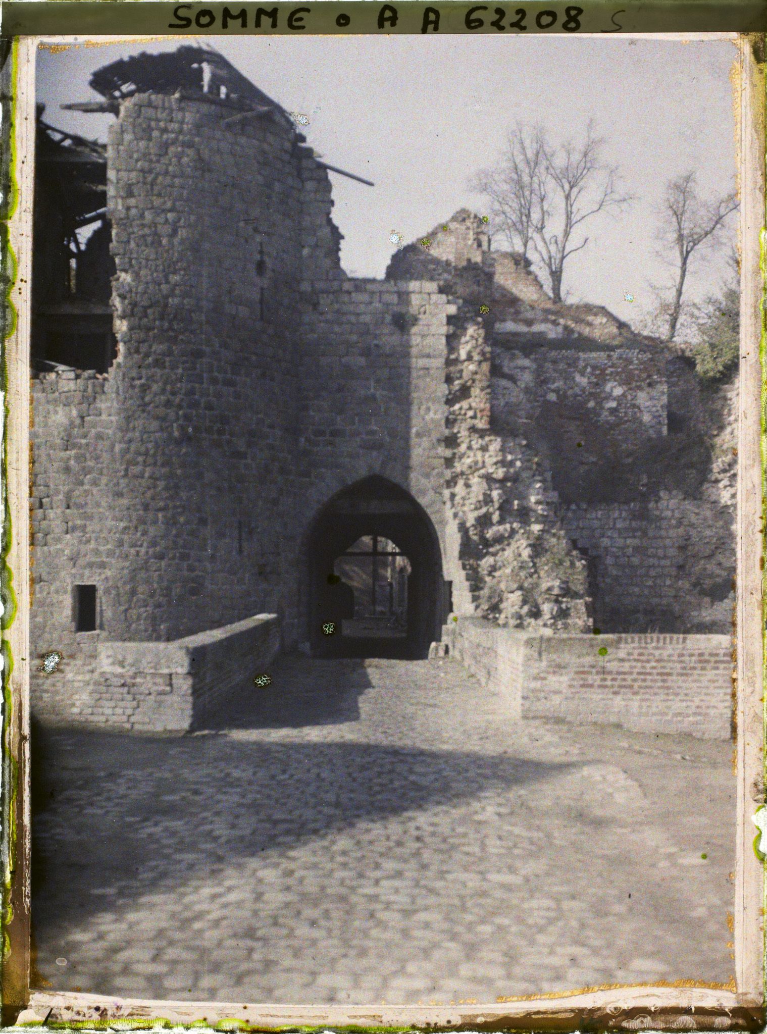 Image représentant Somme, Péronne, Ruines de la Porte principale du Château