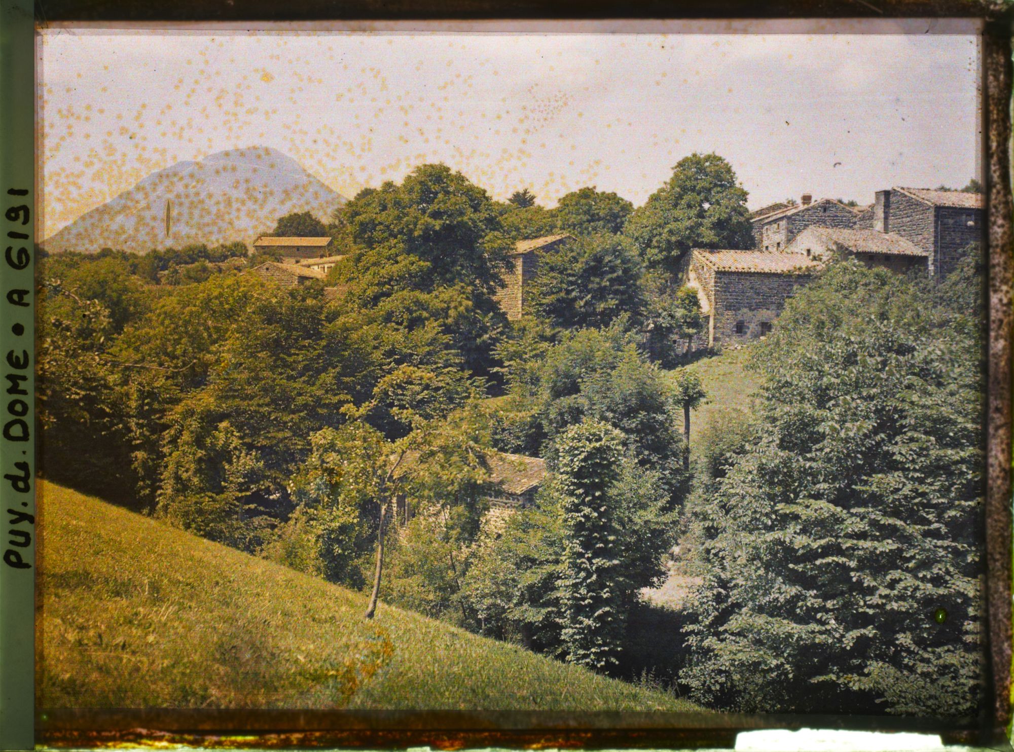 Image représentant France, Fontanas, Fontanas et le Puy de Dôme