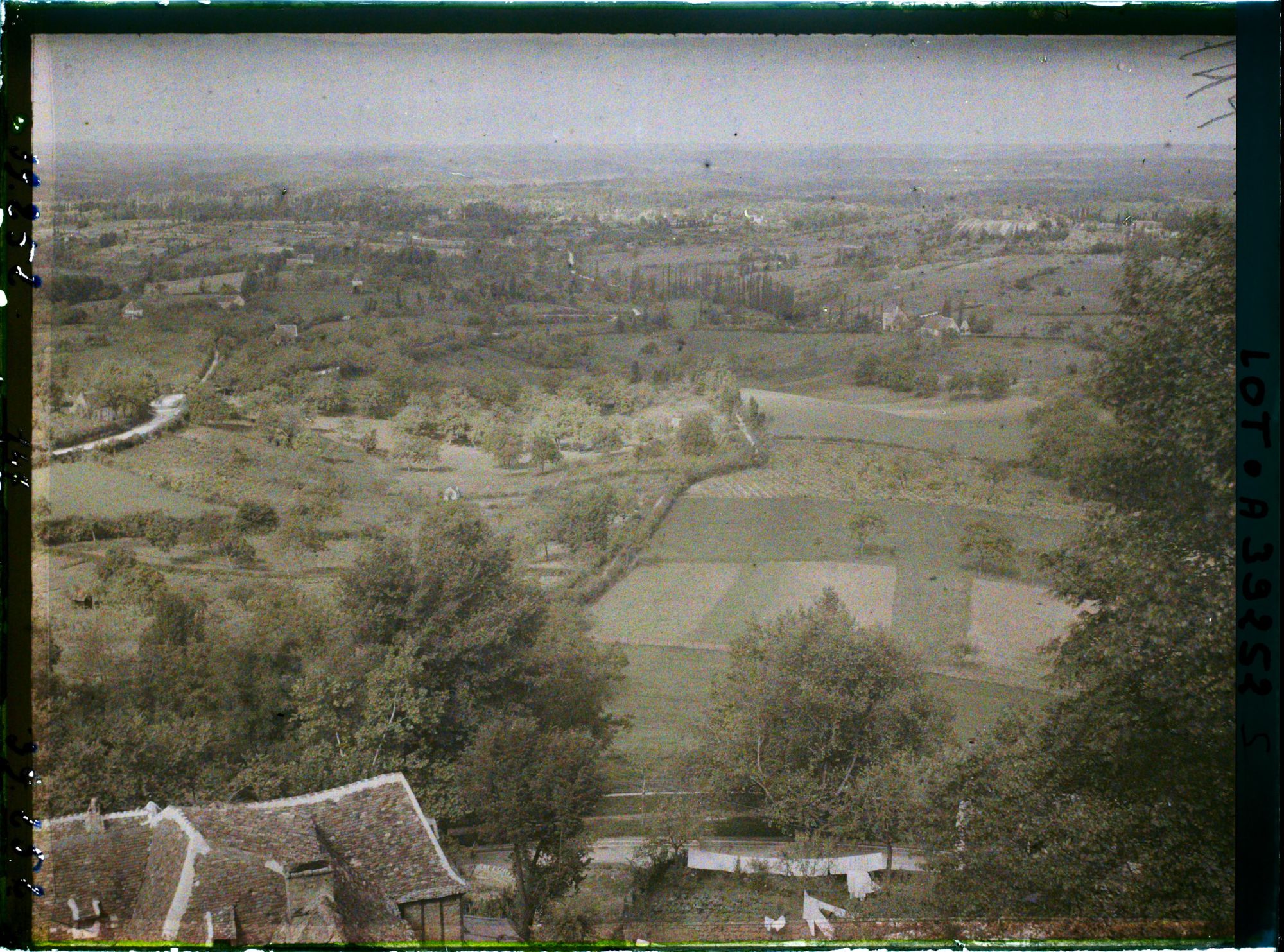 Image représentant France, Gourdon (Lot), Vue prise de la promenade du Château vers le nord