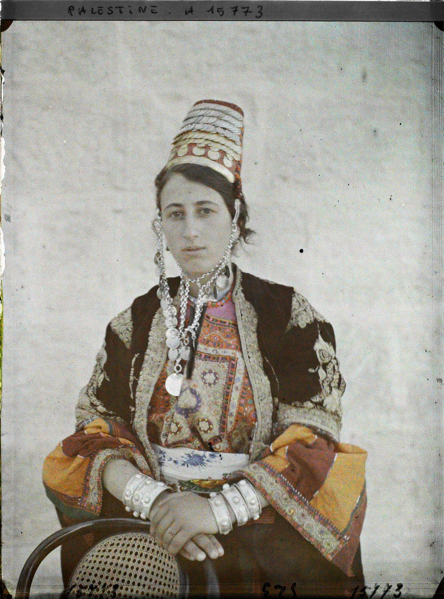 Image représentant Bethléemitaine chrétienne coiffé de la chatwé