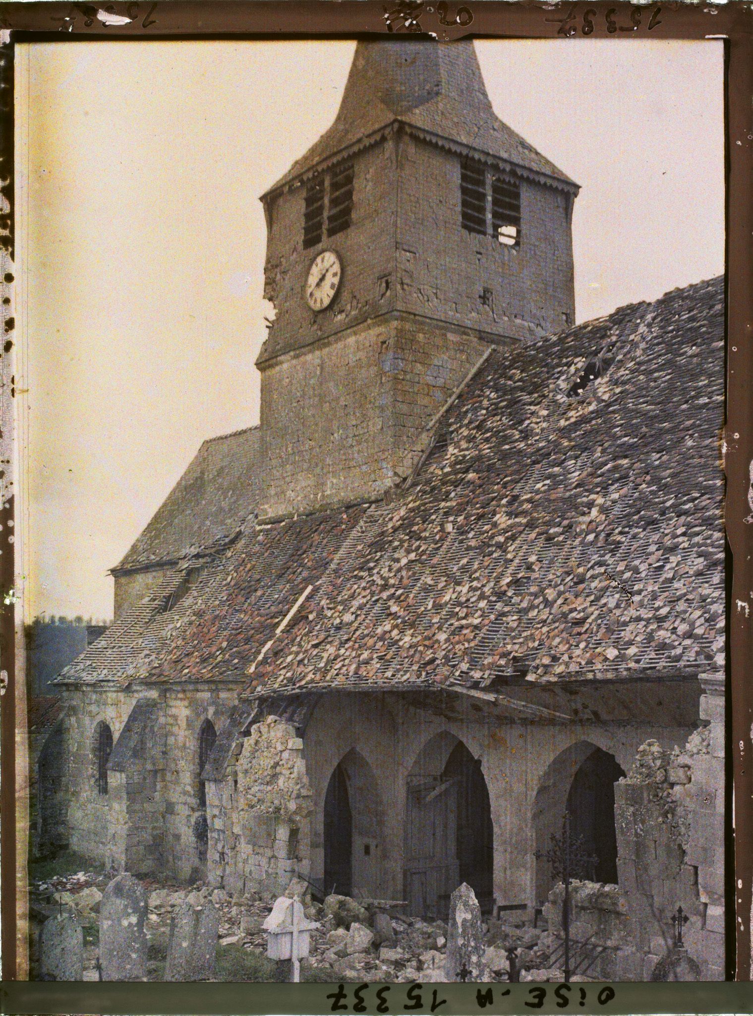 Image représentant France, Mareuil Lamothe, Guerre Les ruines de l'Eglise prises du Coté Occident