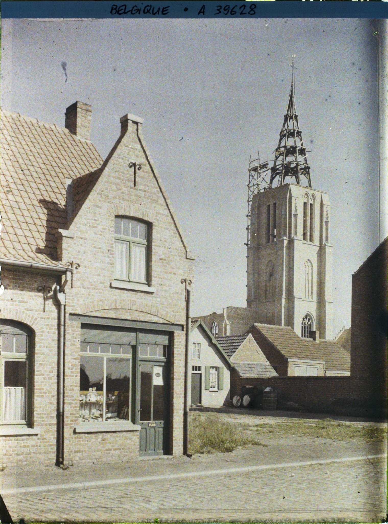 Image représentant Belgique, Morsleade, Le Clocher de l'Eglise en construction autre aspect