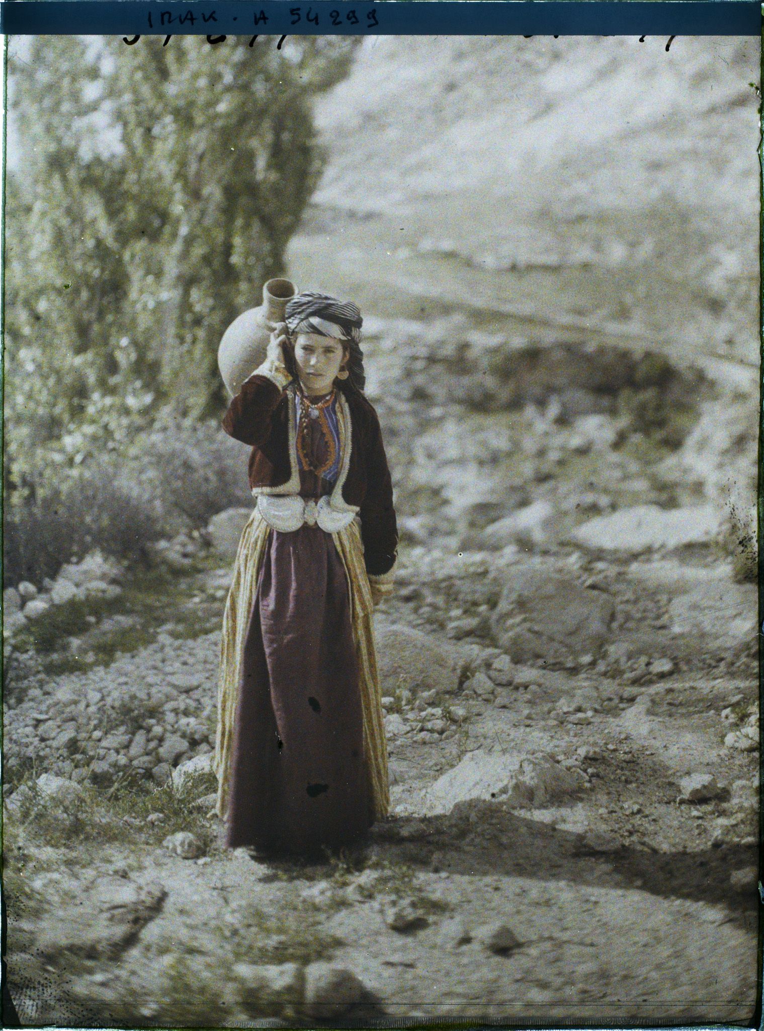 Image représentant Jeune femme kurde