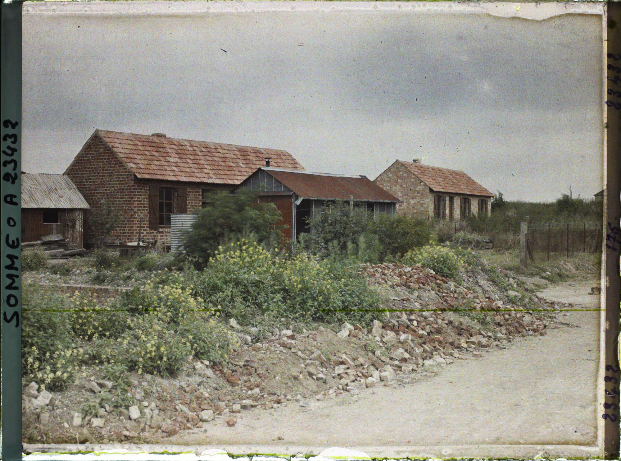 Image représentant France, Bouchavesnes, Groupe de maisons provisoires