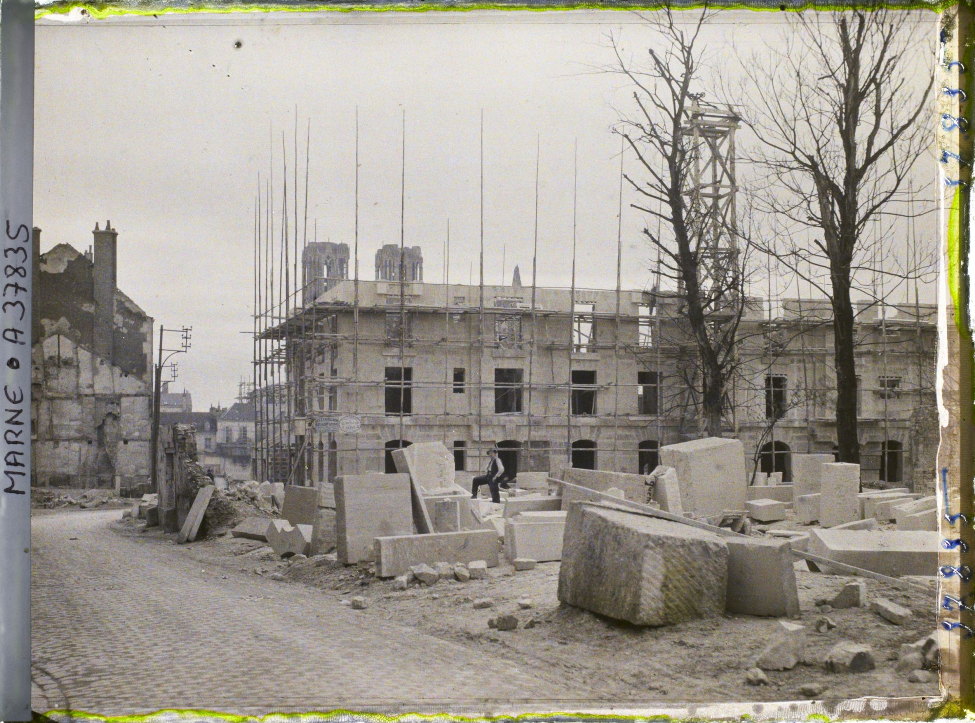 Image représentant France, Reims, Reconstructions rue Montoison