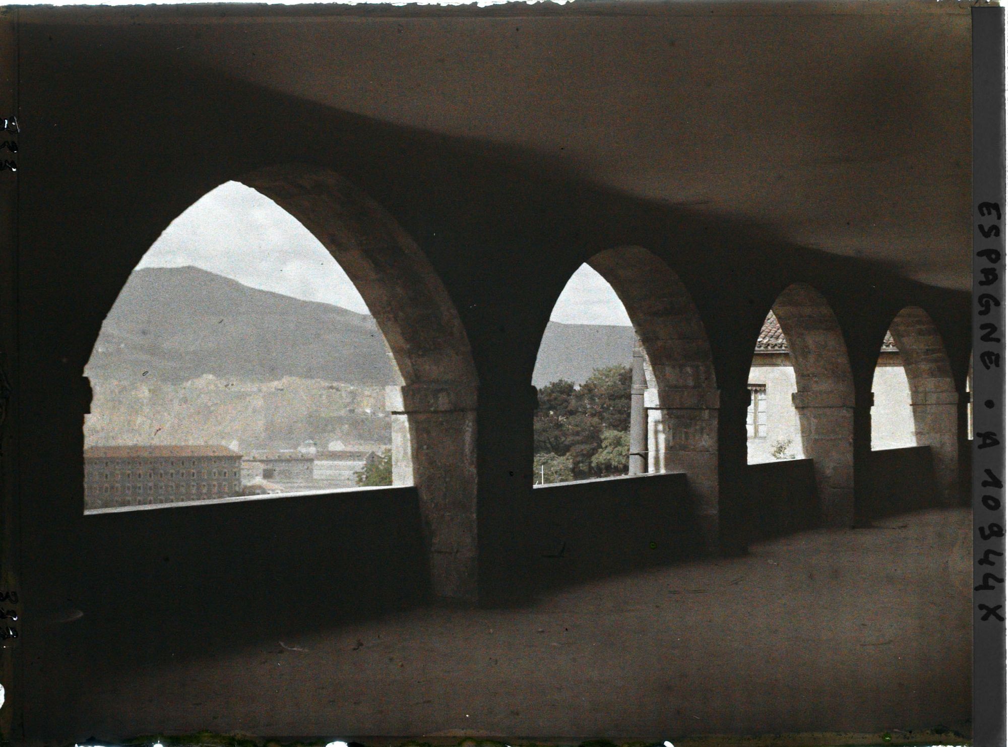 Image représentant Espagne, Bilbao, Vue prise de Begoña Vers le Sud Ouest. (plusieurs arcades)