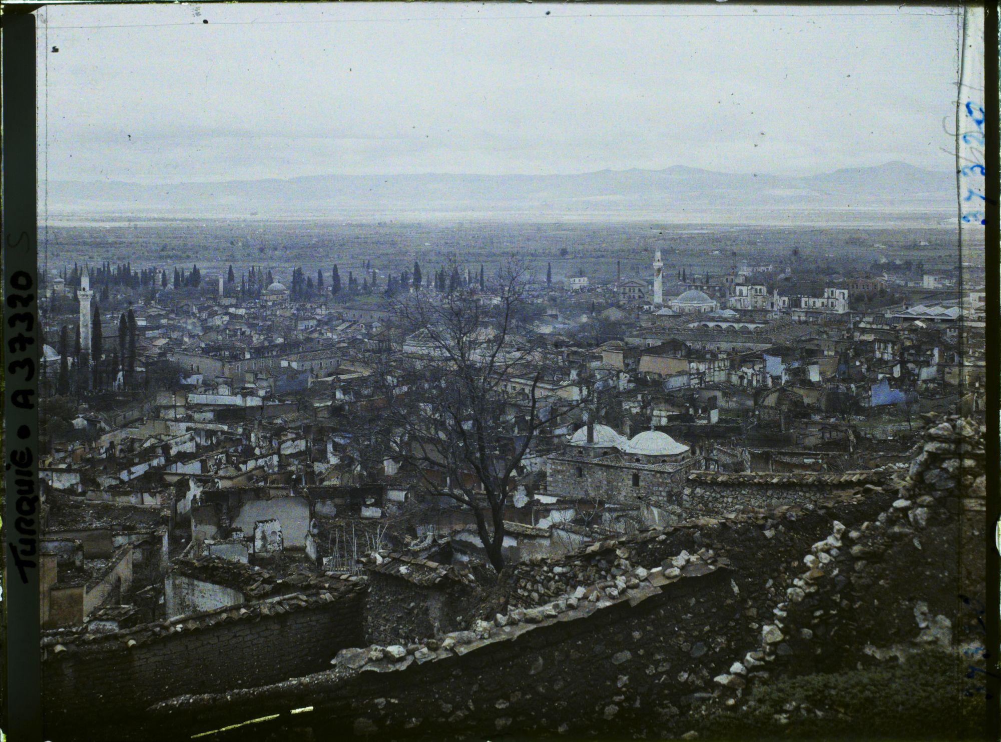 Image représentant Turquie, Magnesie, Panorama sur le Centre de la Ville vers le Nord