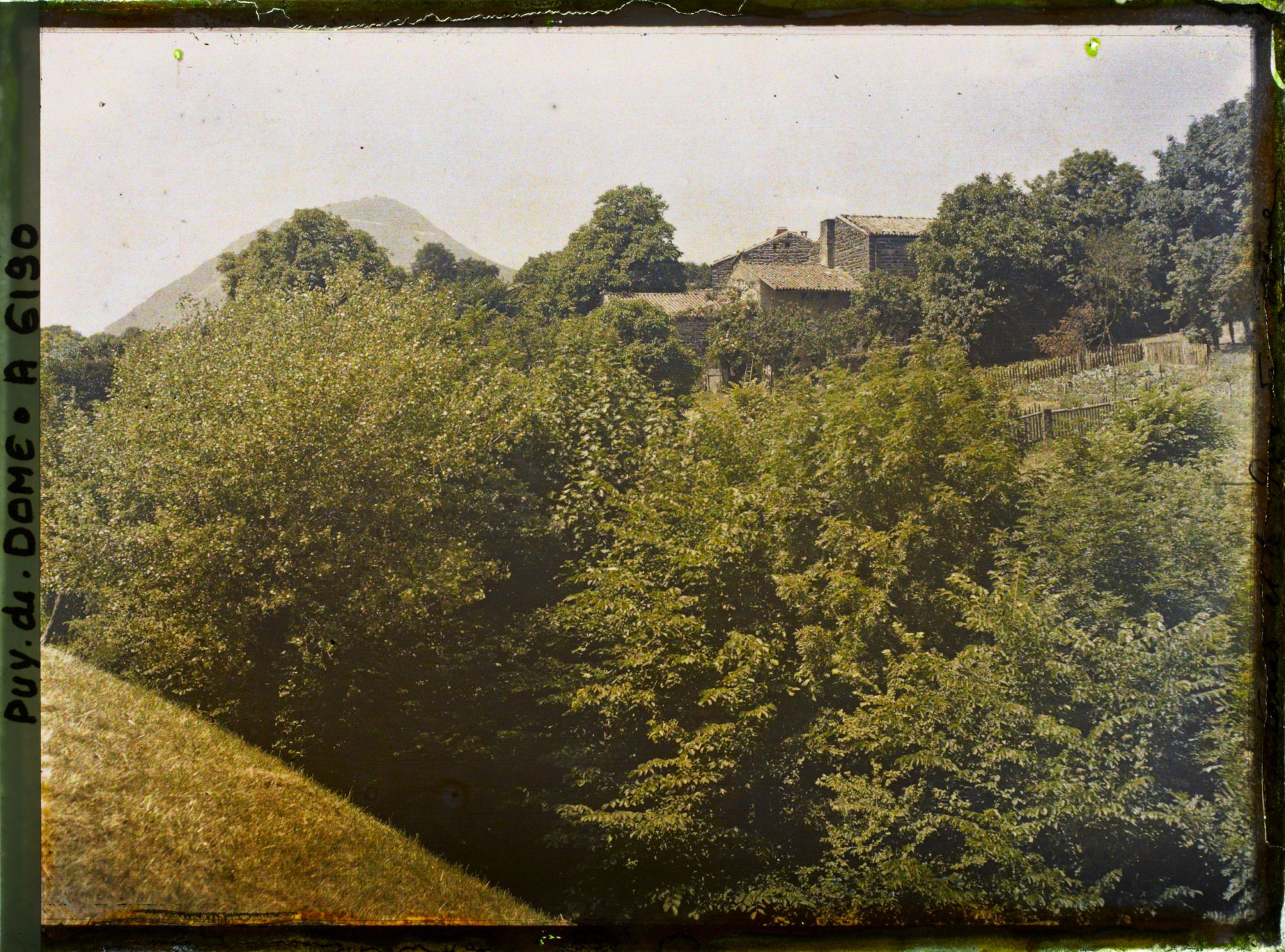 Image représentant France, Fontanas, Fontanas et le Puy de Dôme