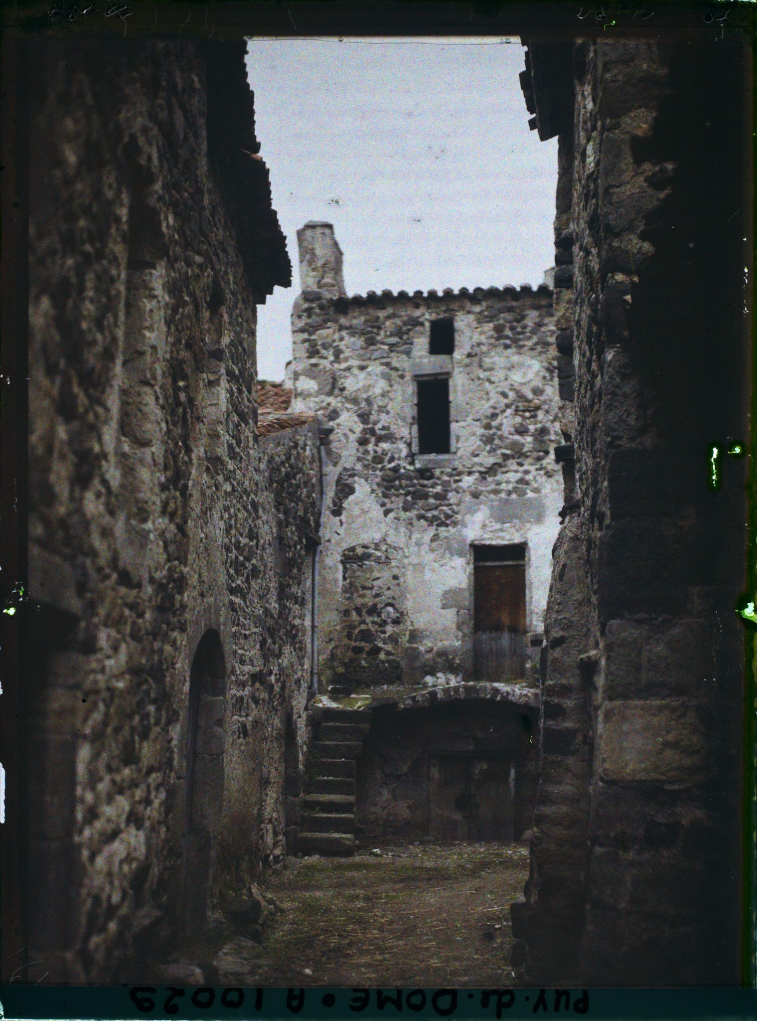 Image représentant France, Ronzières, L'entrée du Village