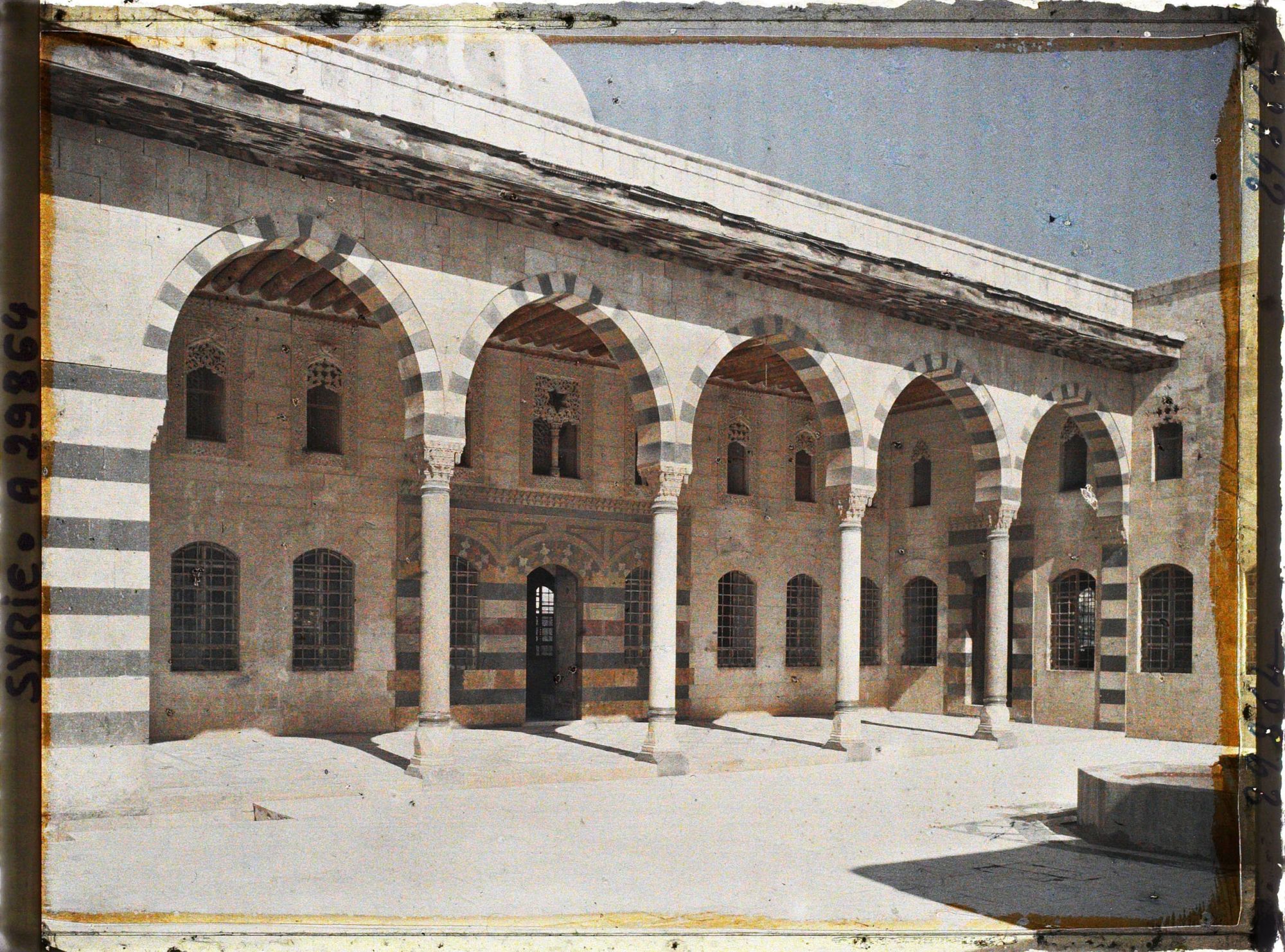 Image représentant La grande cour du palais Azem