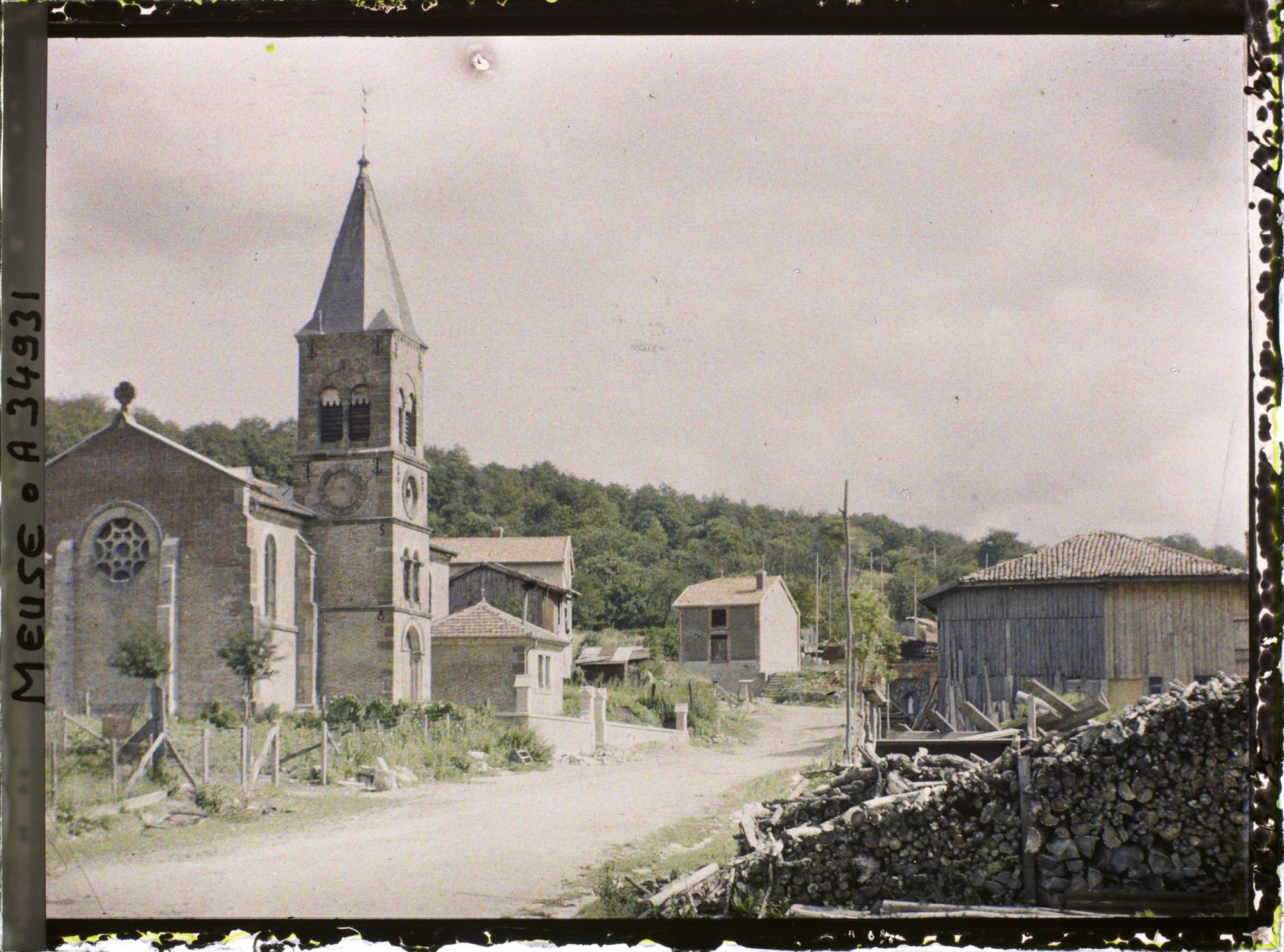 Image représentant France, Le Neufour, L'Eglise restaurée