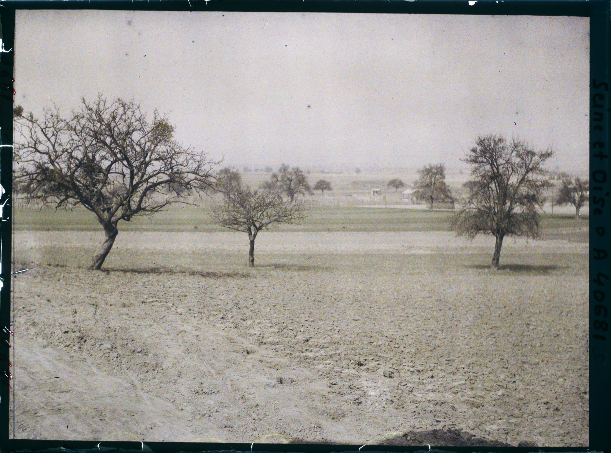 Image représentant France, Les Clayes, Vue des Champs près du Village vue prise vers le N-O.