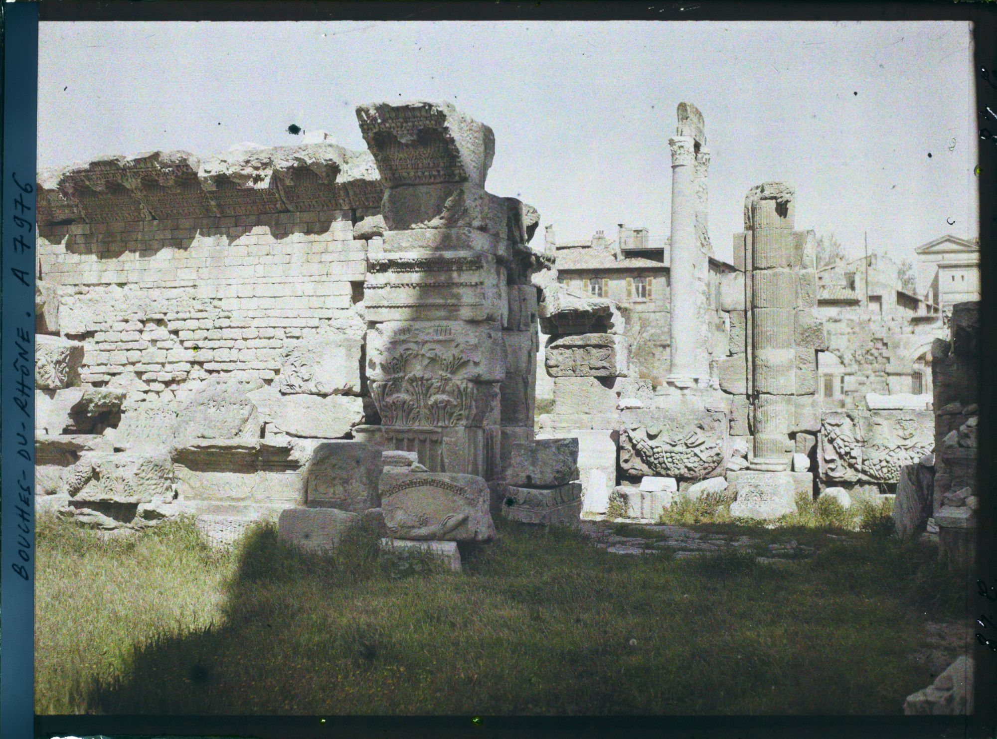 Image représentant Des sculptures romaines, théâtre antique