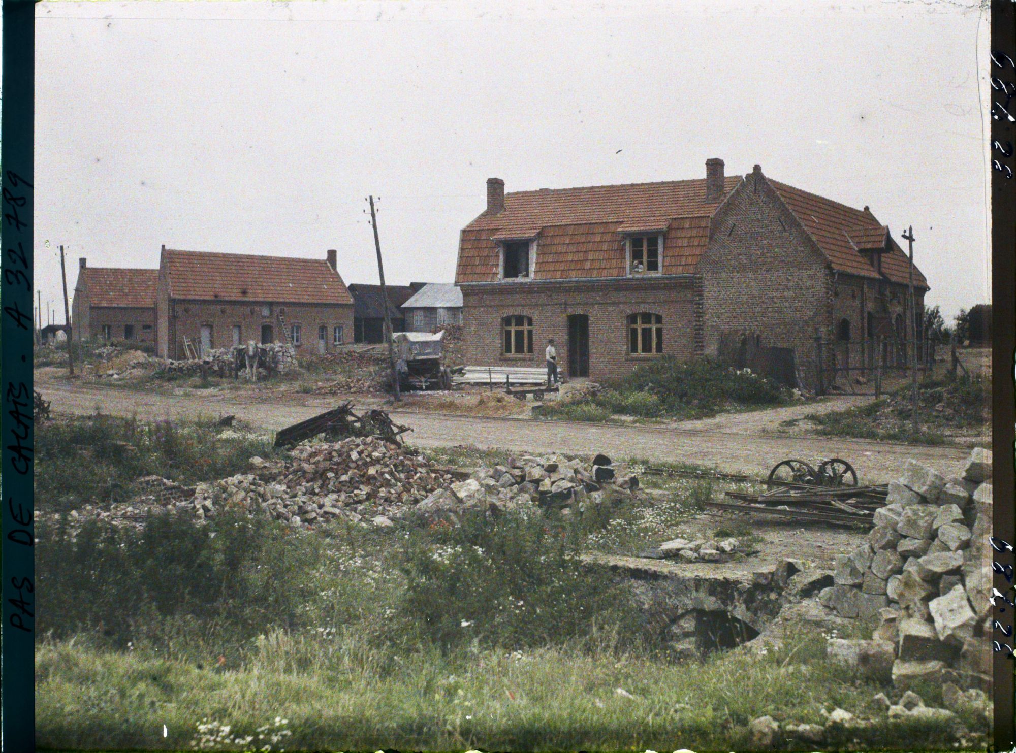 Image représentant France, Neuville St Waast, Maison reconstruite au centre du Village