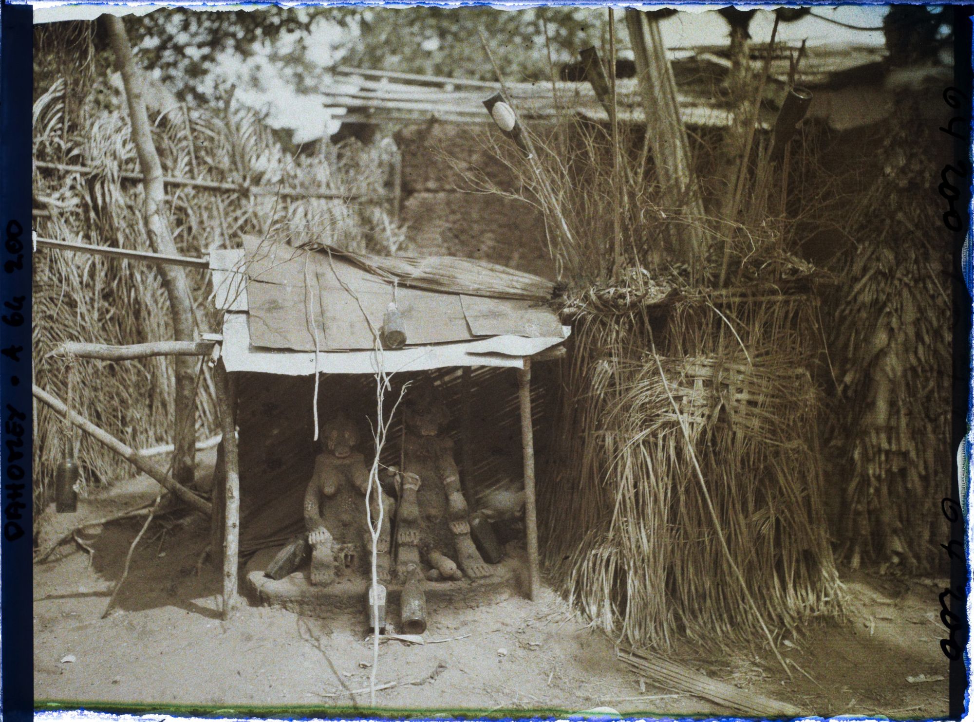 Image représentant Fétiches Lègba et badines de Zangbéto