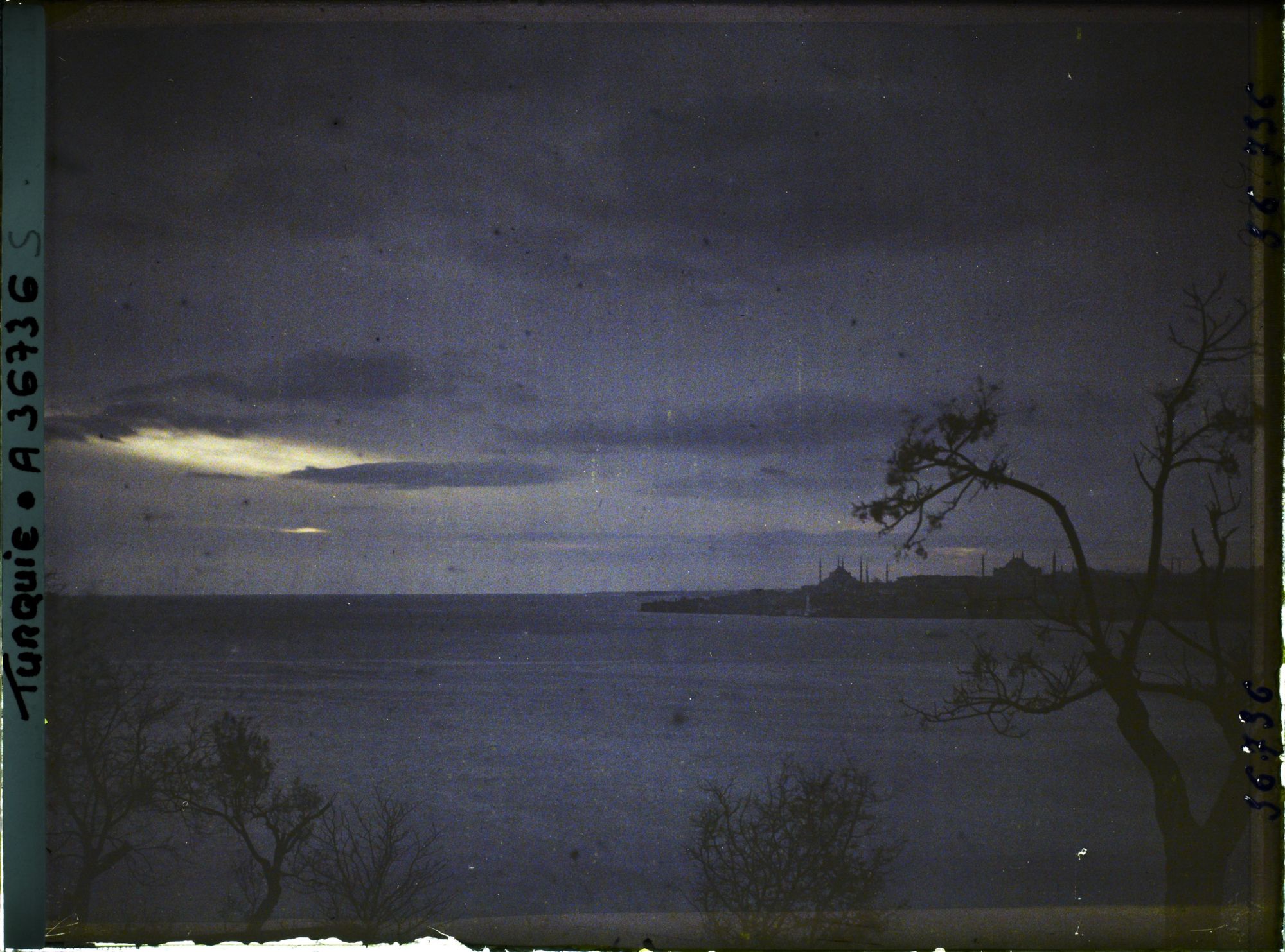 Image représentant Turquie, Scutari d'Asie, Effet du Soir sur Stamboul