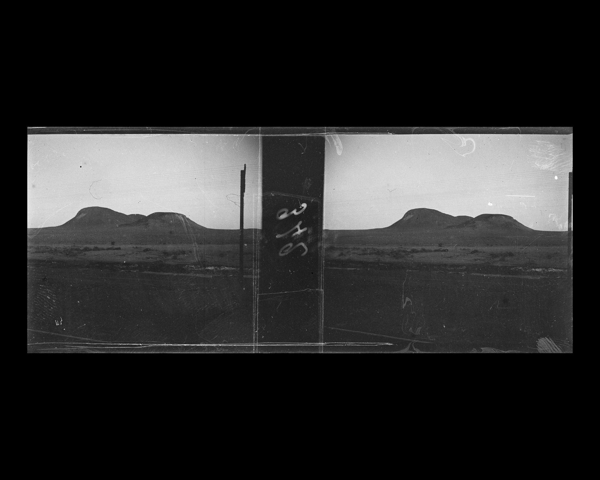 Image représentant Le paysage semi désertique vu du train