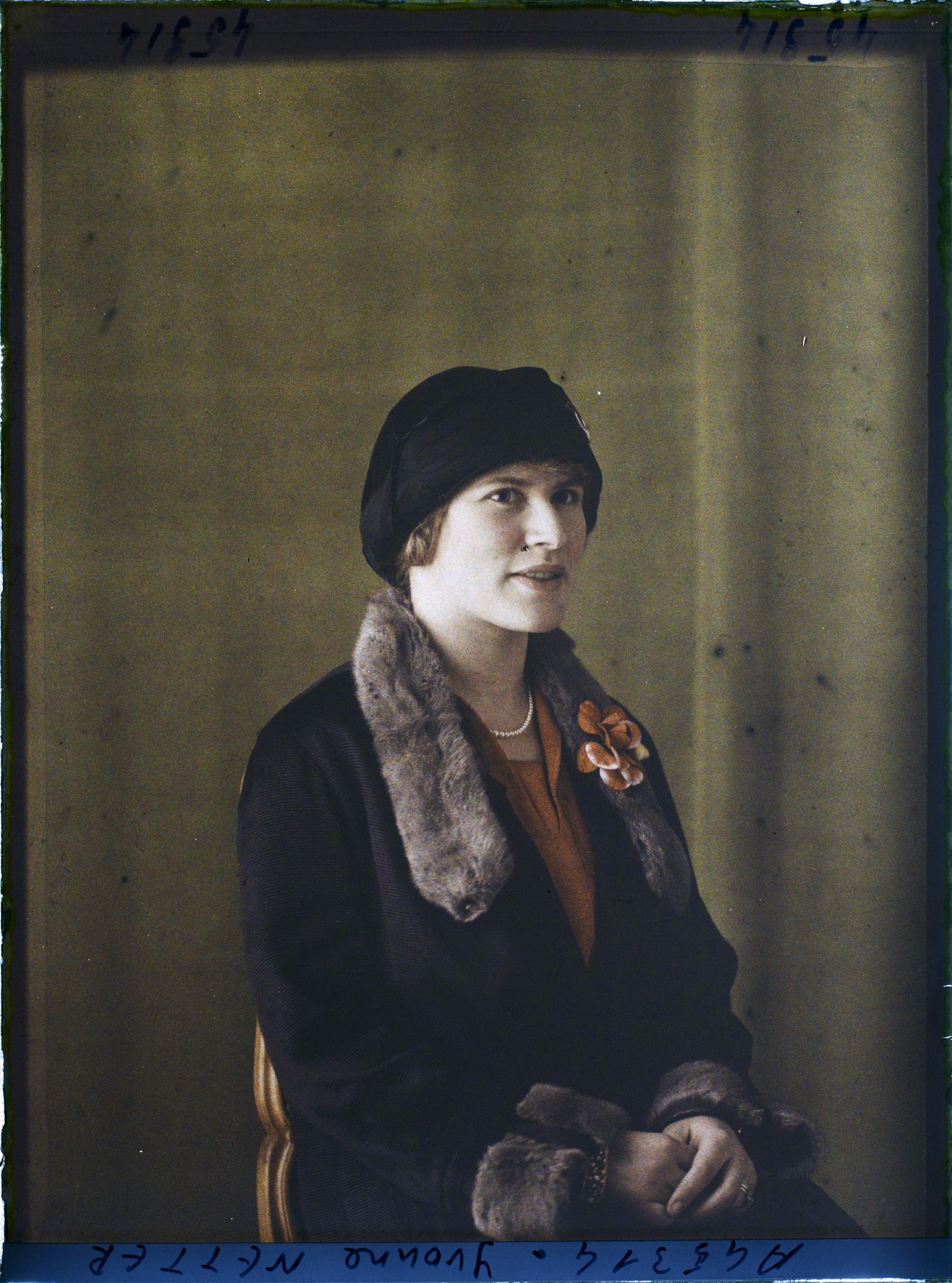 Image représentant Madame  https://musee-albert-kahn.s-museum.fr/home/NWQ2OTAwYzNmYjZlZTk1ZWQwODJmMjY4L2dlbmVyaWMtbm90aWNlLXRhYi9hdXRob3JpdHkvNjE3YTc5ZjVjZjhiODk2OGIzMzM3ZDIx/5d6900c3fb6ee95ed082f268/generic-notice-tab/authority/617a79ebcf8b8968b333698a Antoinette Netter