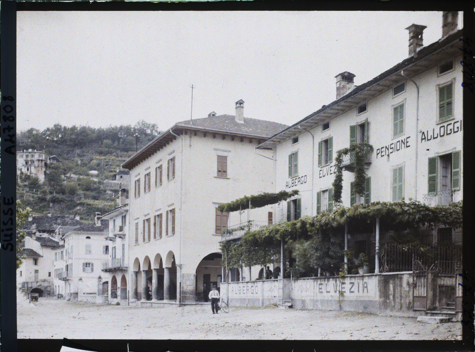 Image représentant Accords de Locarno, l'albergo (auberge) Elvezia sur les quais d'Ascona où eu lieu la rencontre entre Aristide Briand et Hans Luther