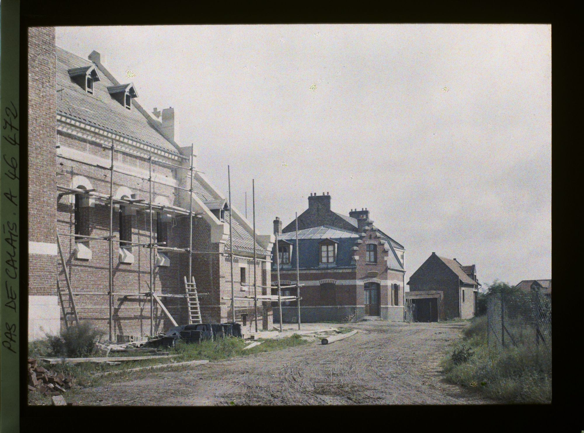 Image représentant France, Ecurie, Aspect de la rue centrale