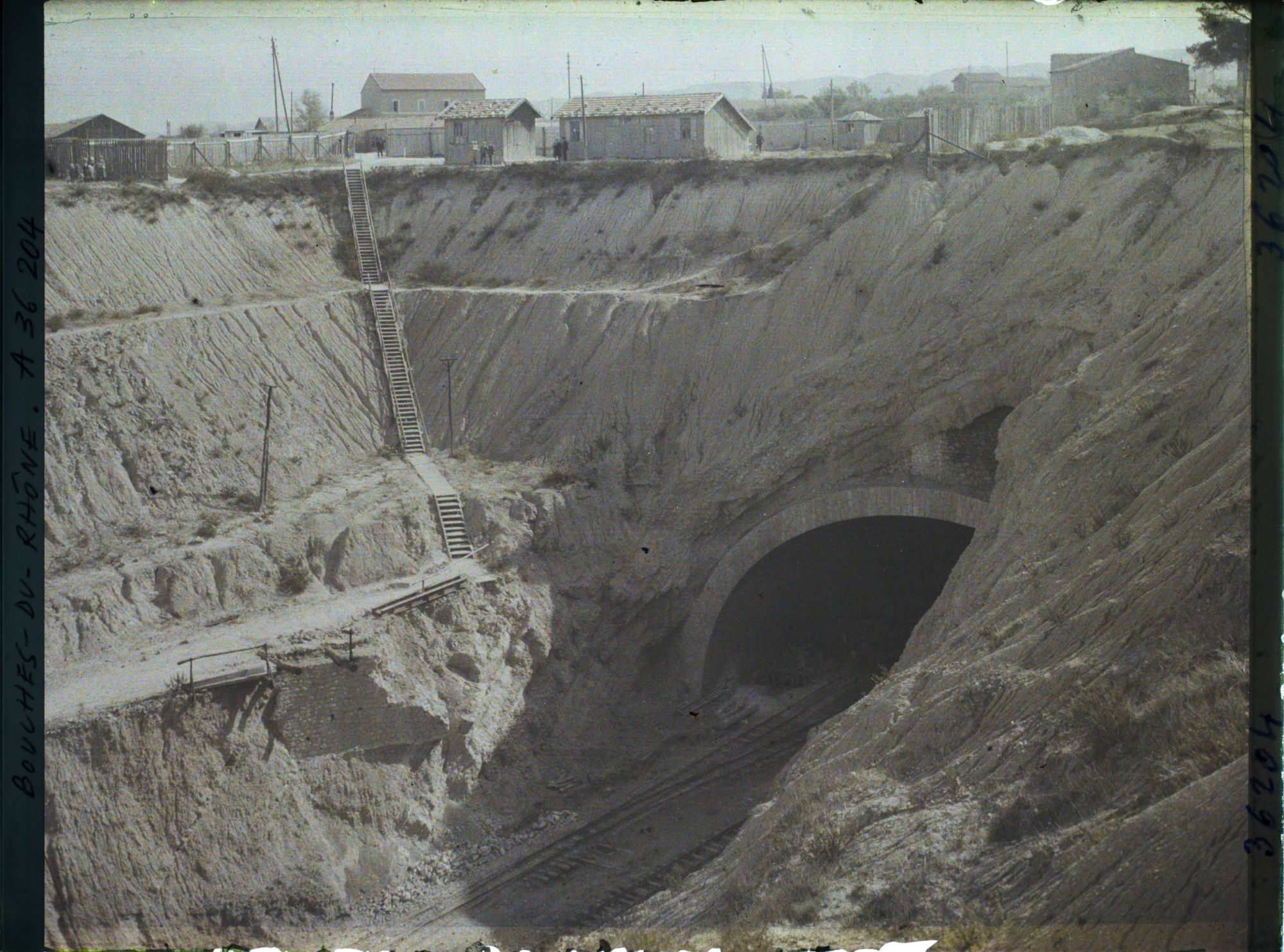 Image représentant L'entrée nord du tunnel du Rove en construction