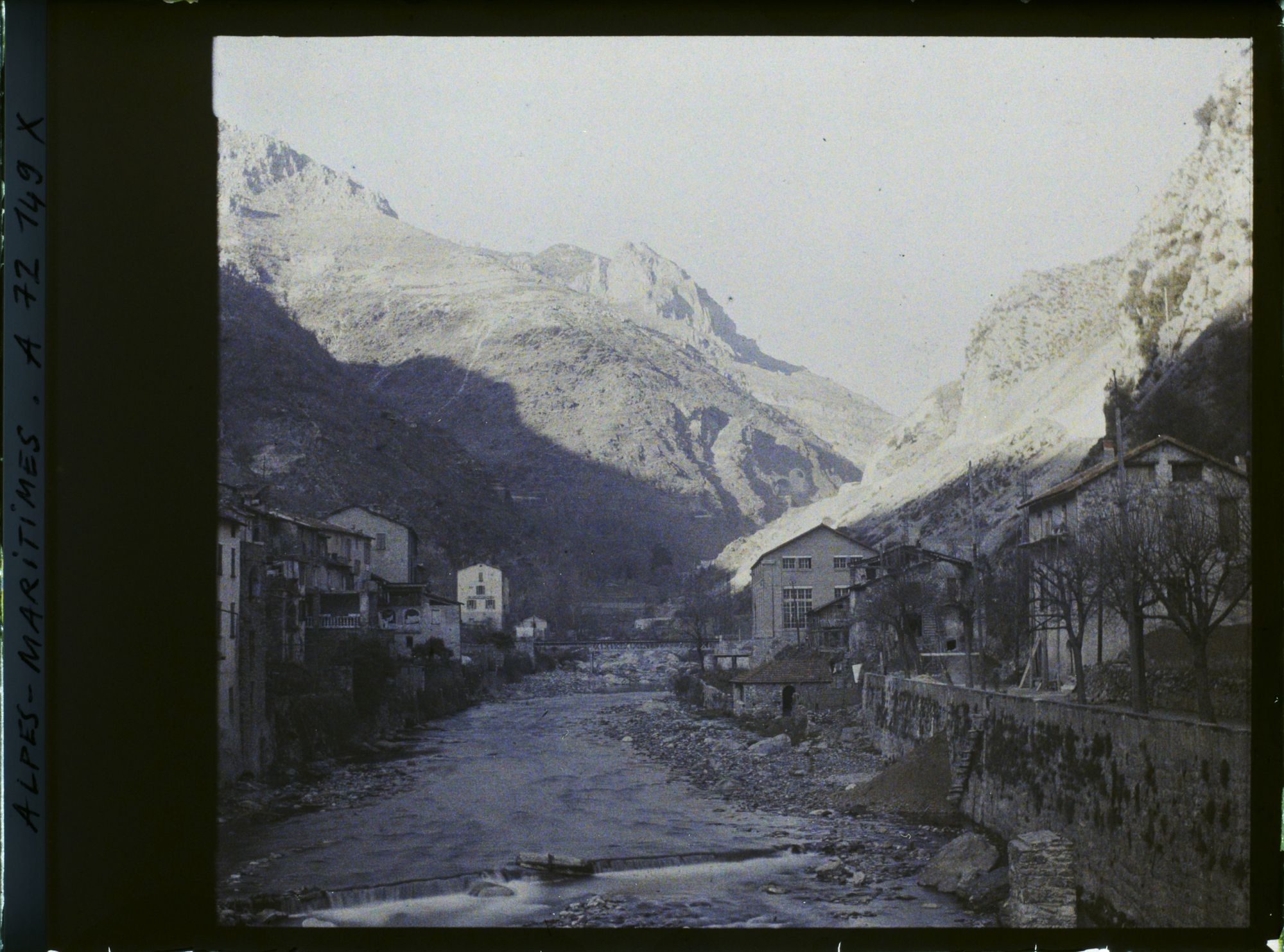 Image représentant La Roya traversant le village