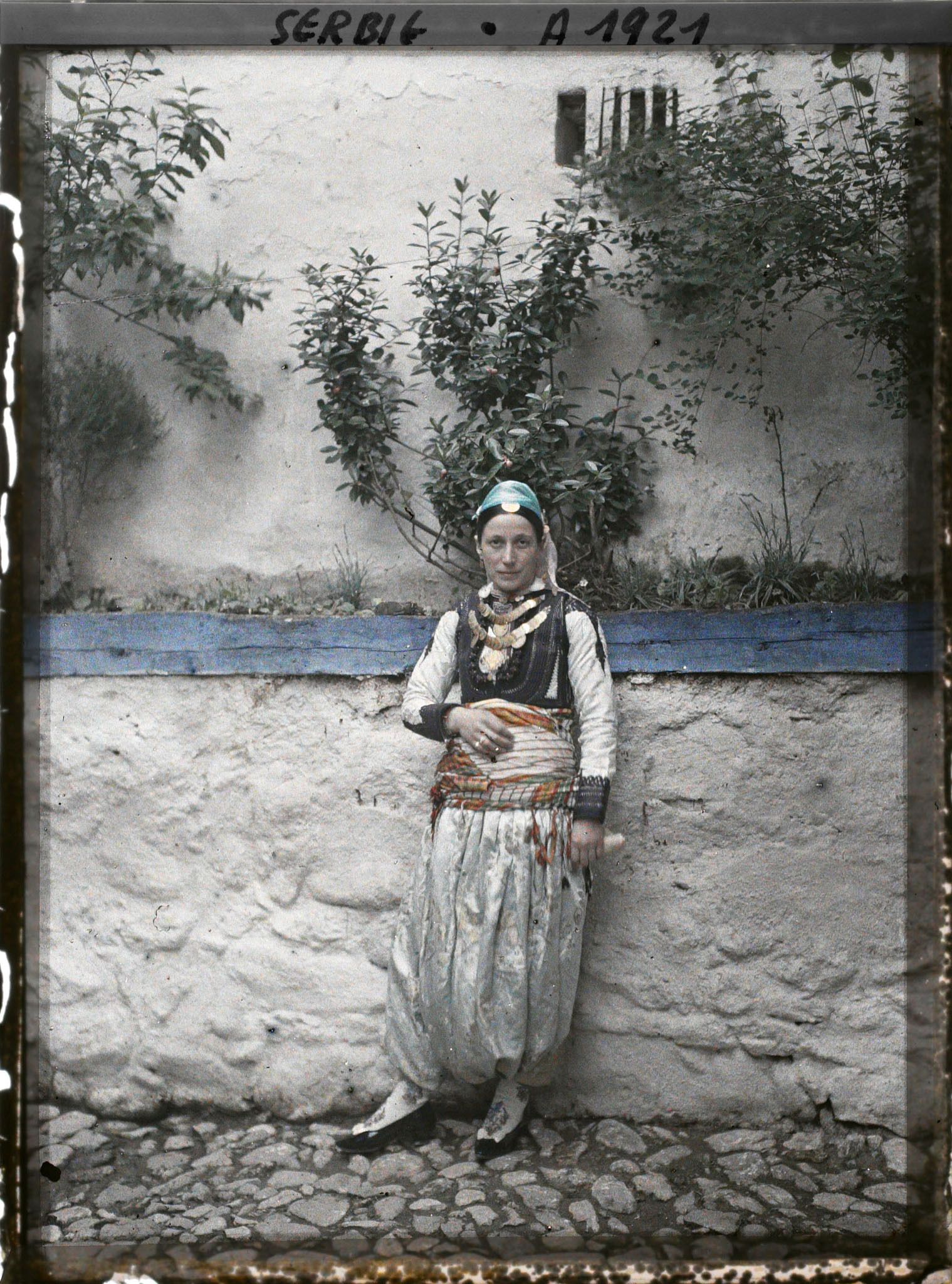 Image représentant Une citadine habillée à la mode turque