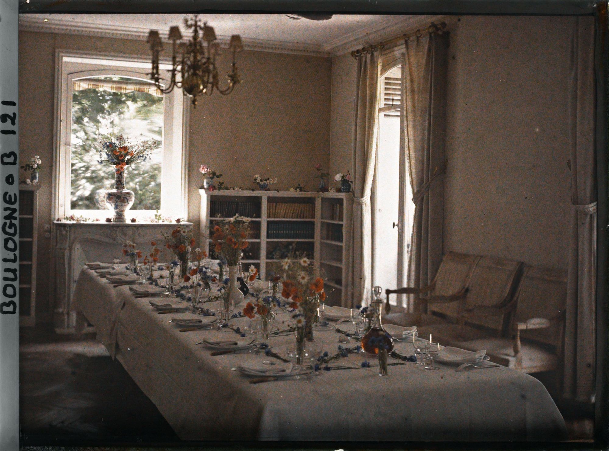 Image représentant La salle à manger du cercle Autour du Monde