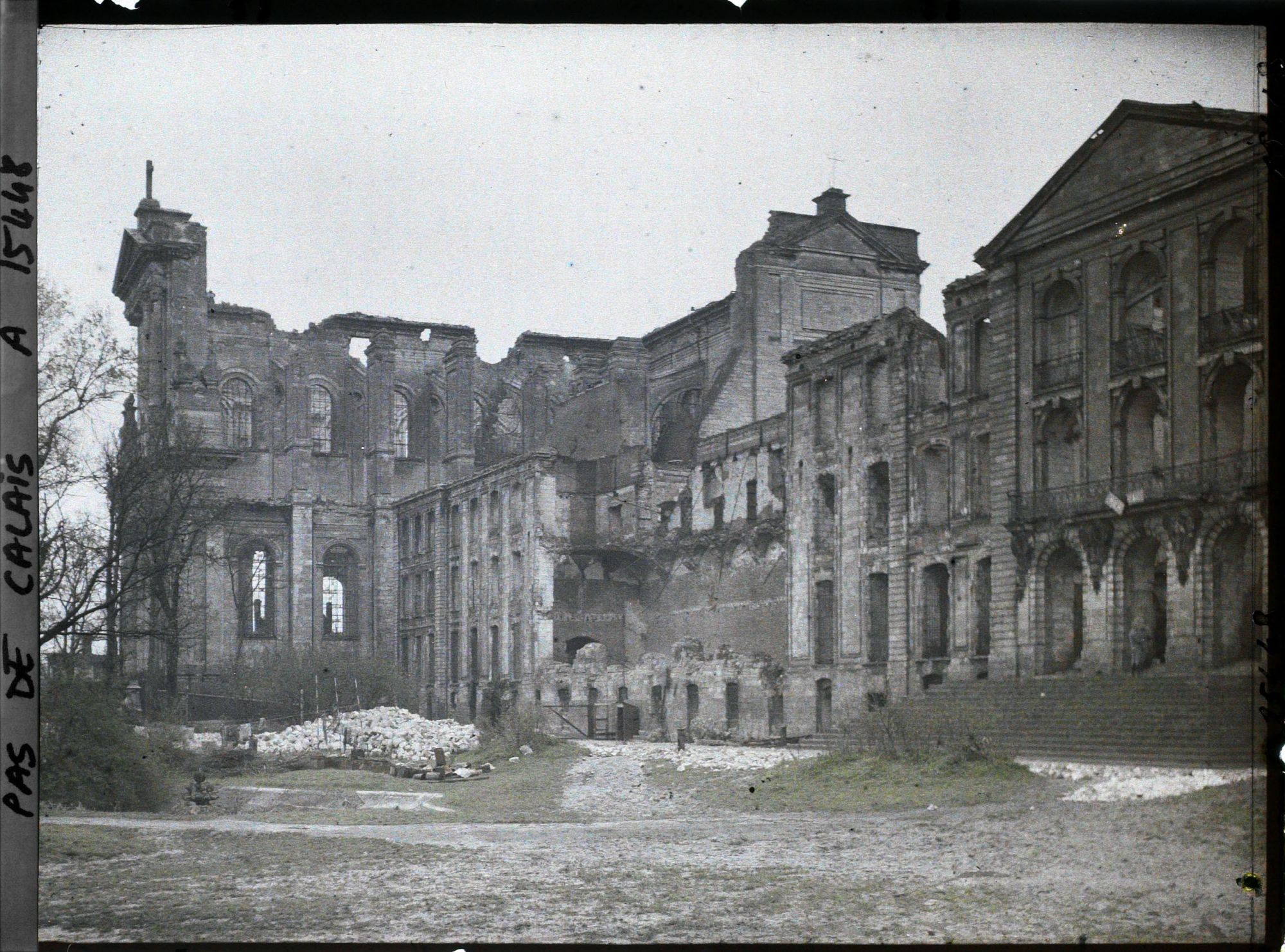Image représentant France, Arras, Le Musée et la Cathédrale