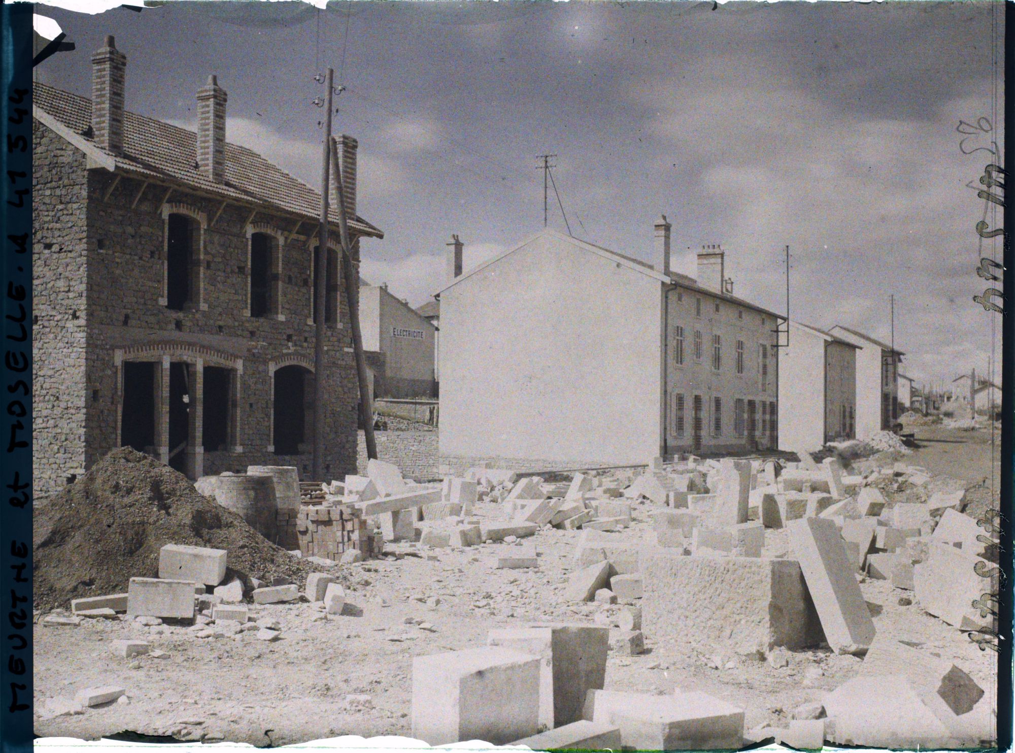 Image représentant France, Nomény, Reconstructions