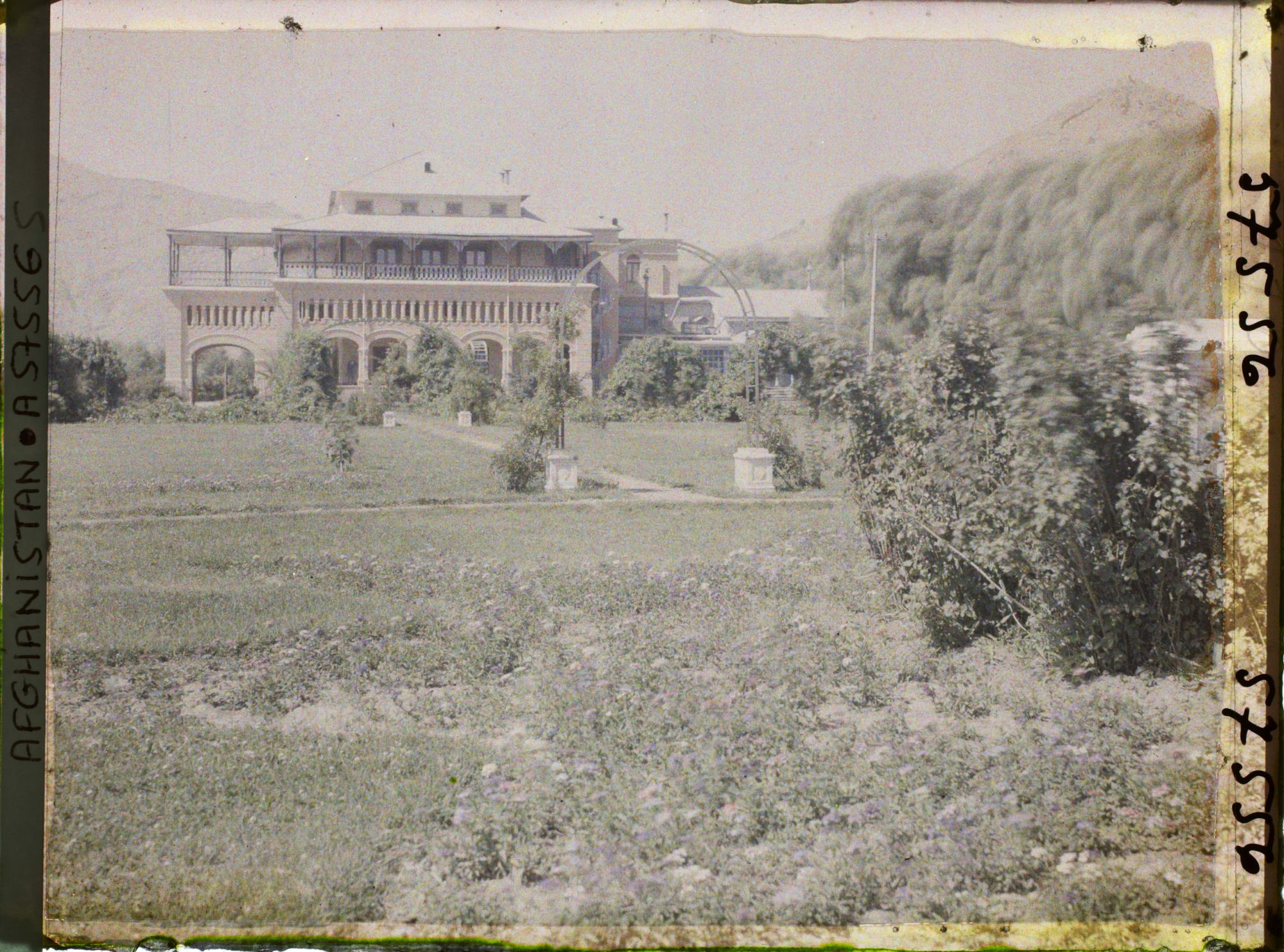 Image représentant Le ministère des Affaires étrangères (Palais de Stôr) et son jardin