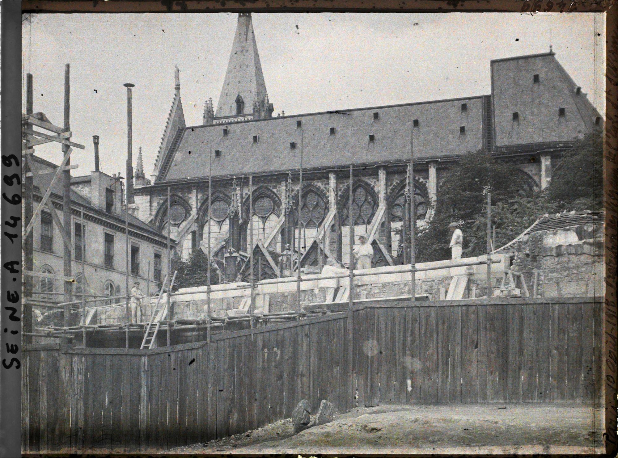 Image représentant Protection des vitraux de l'Eglise Saint-Séverin et travaux
