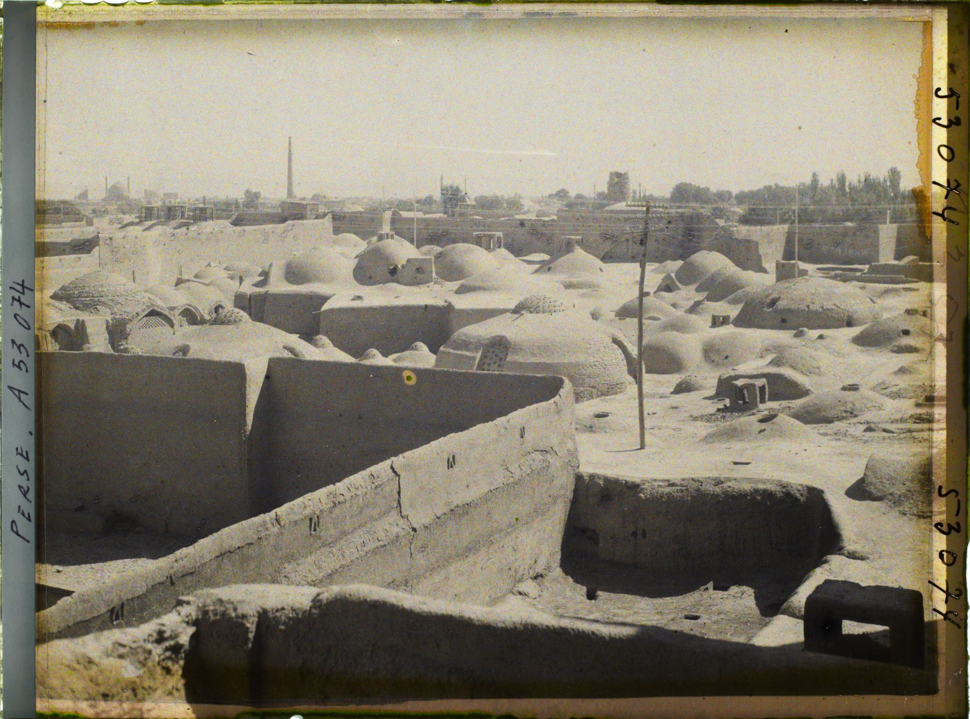 Image représentant Panorama vers le mausolée chiite de Harun Velayat