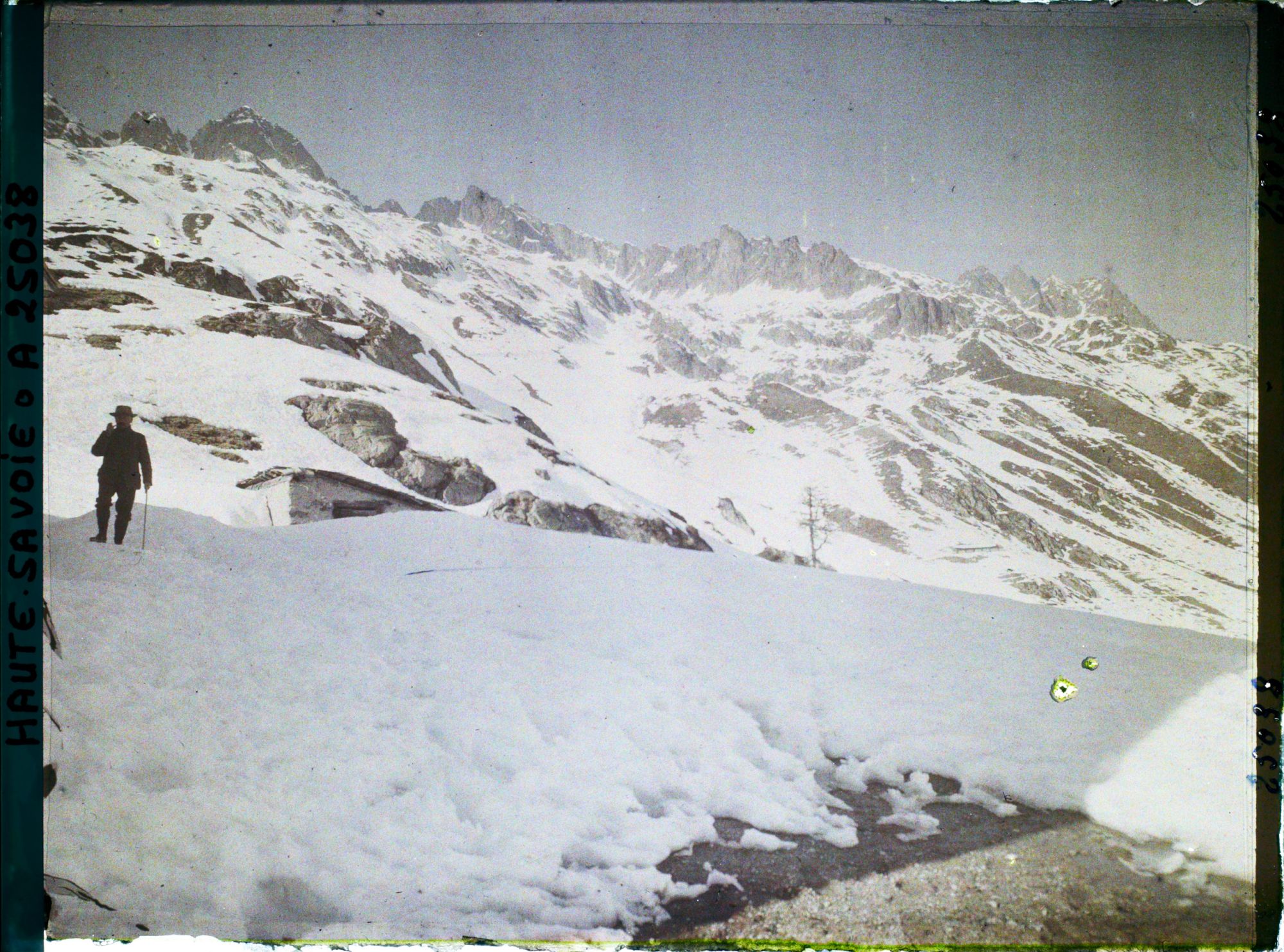 Image représentant France Les Alpes, Vue prise de la Flégère. Chaine des Aiguille Rouges ; aiguille de la Floria, les aiguilles Crochues, le Belvédère, aige des Chamois, aige de la Persévérance et aige Orientale