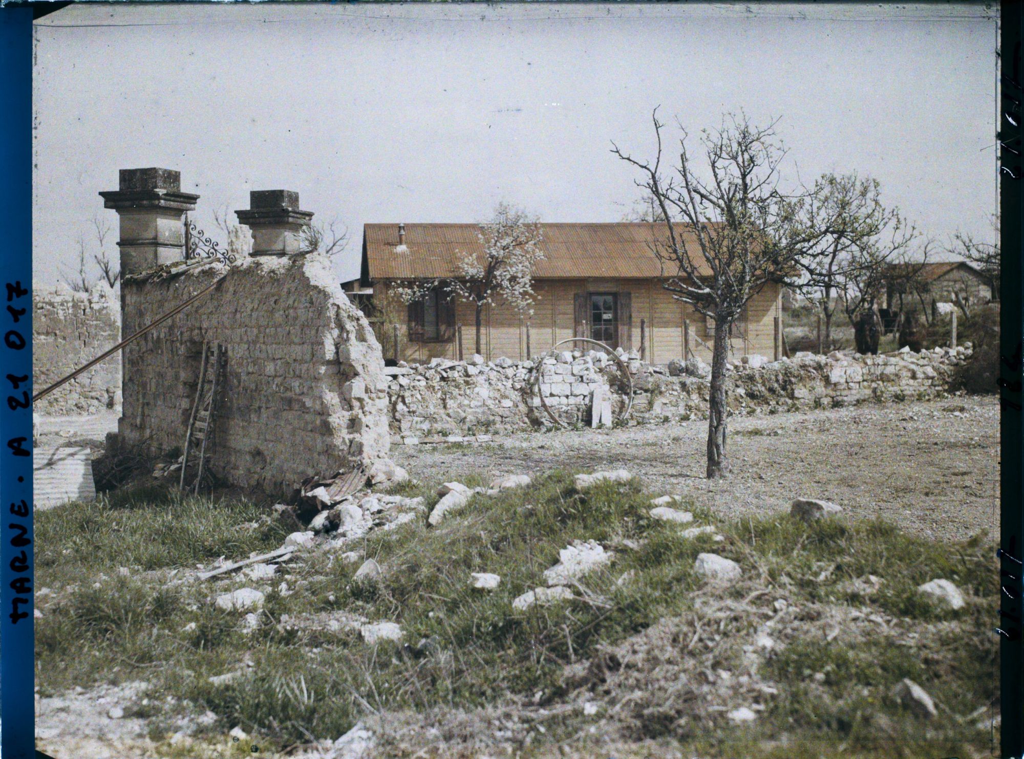 Image représentant France, Courcy, Maison dans les ruines